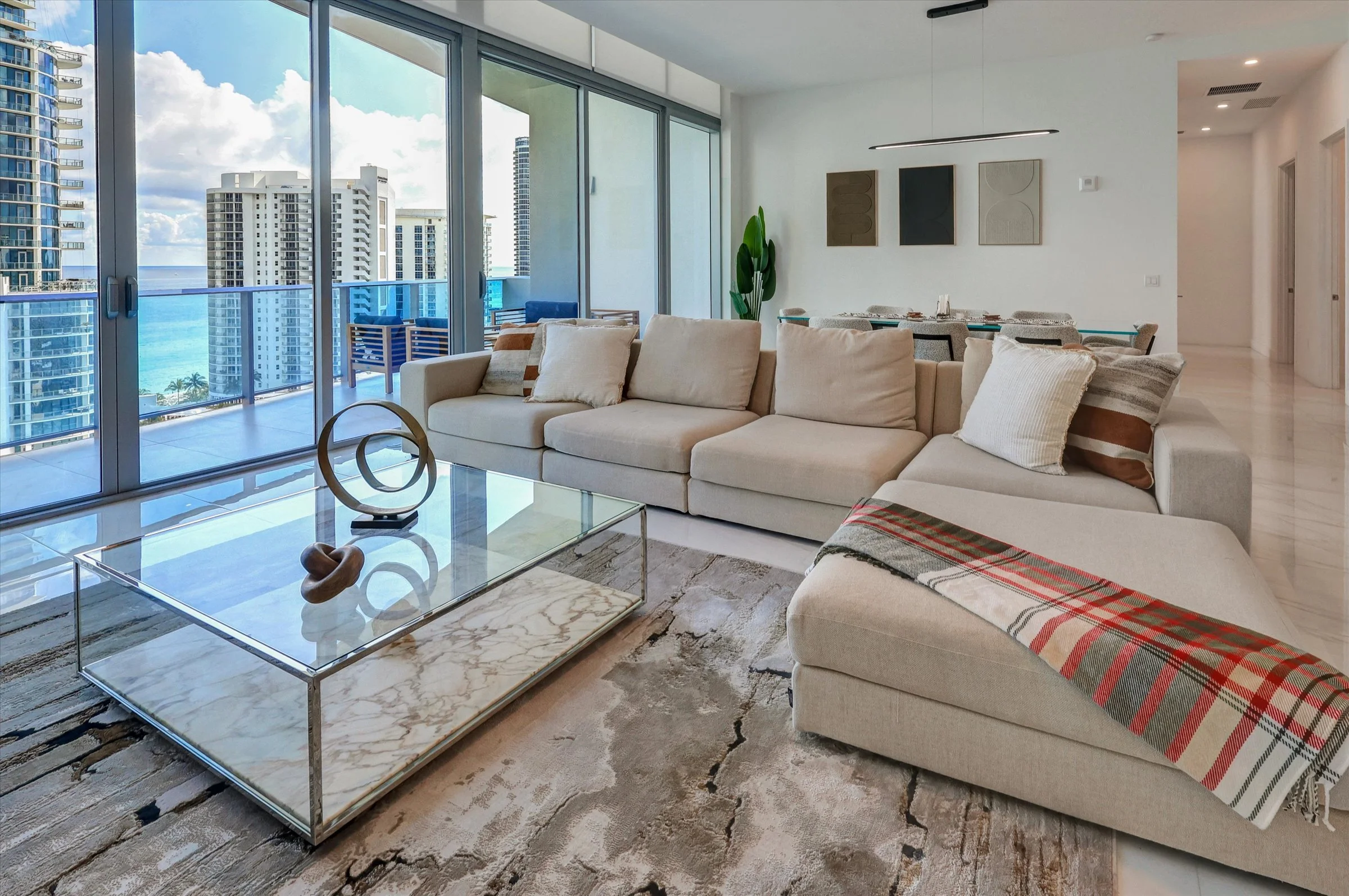 13-17550 Collins Ave-13.jpg