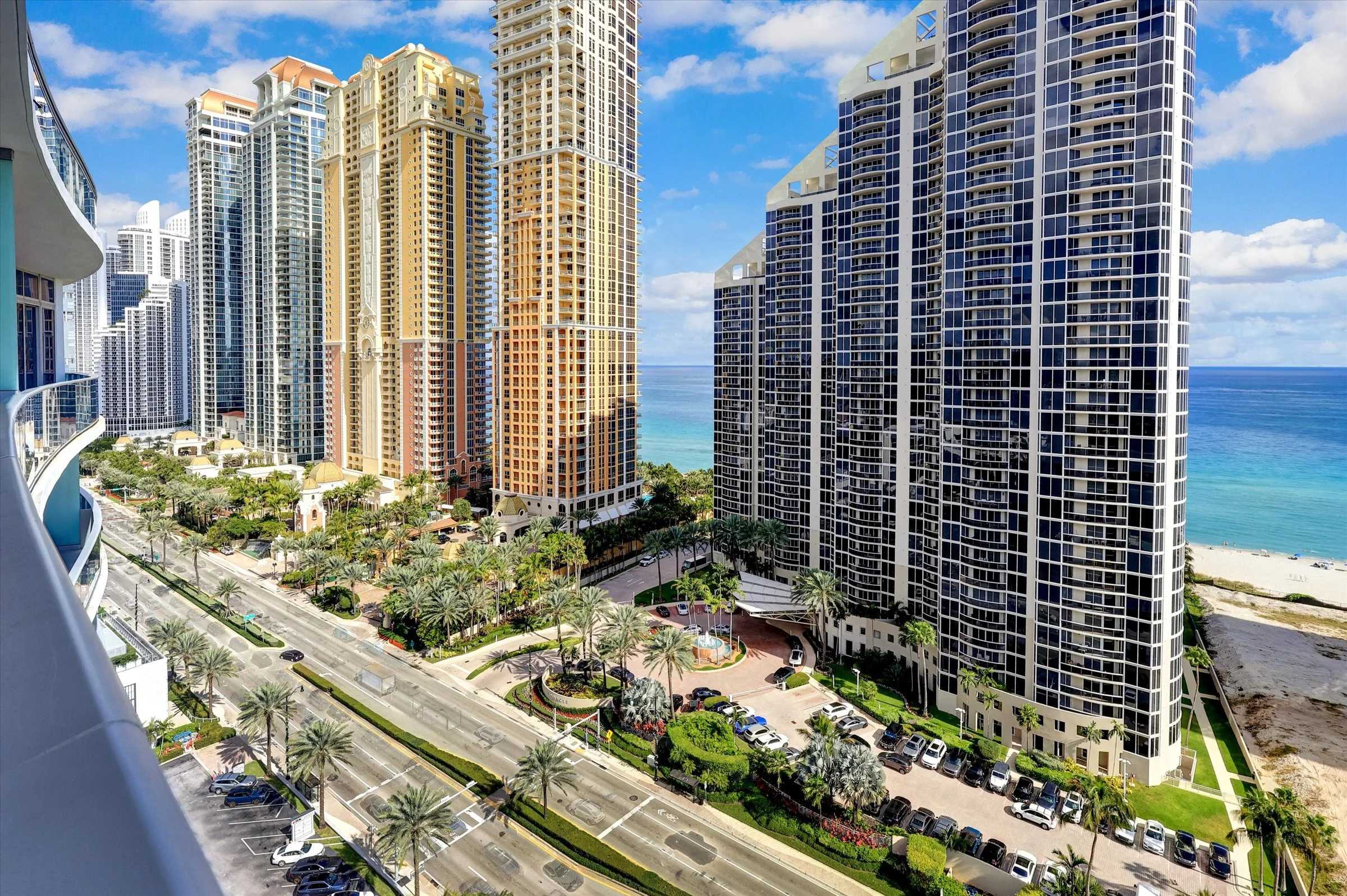 08-17550 Collins Ave-8.jpg