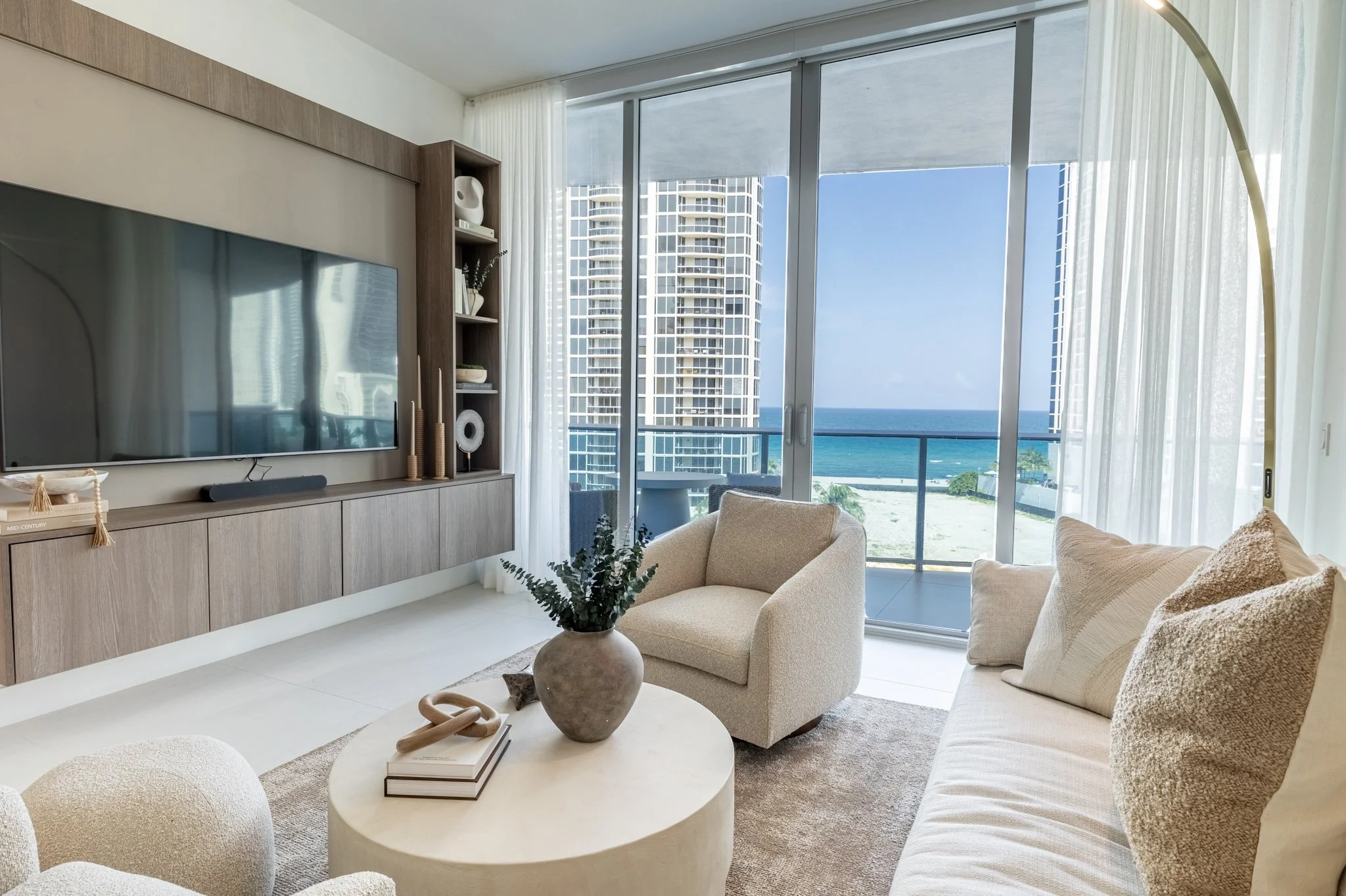 living room-3.jpg