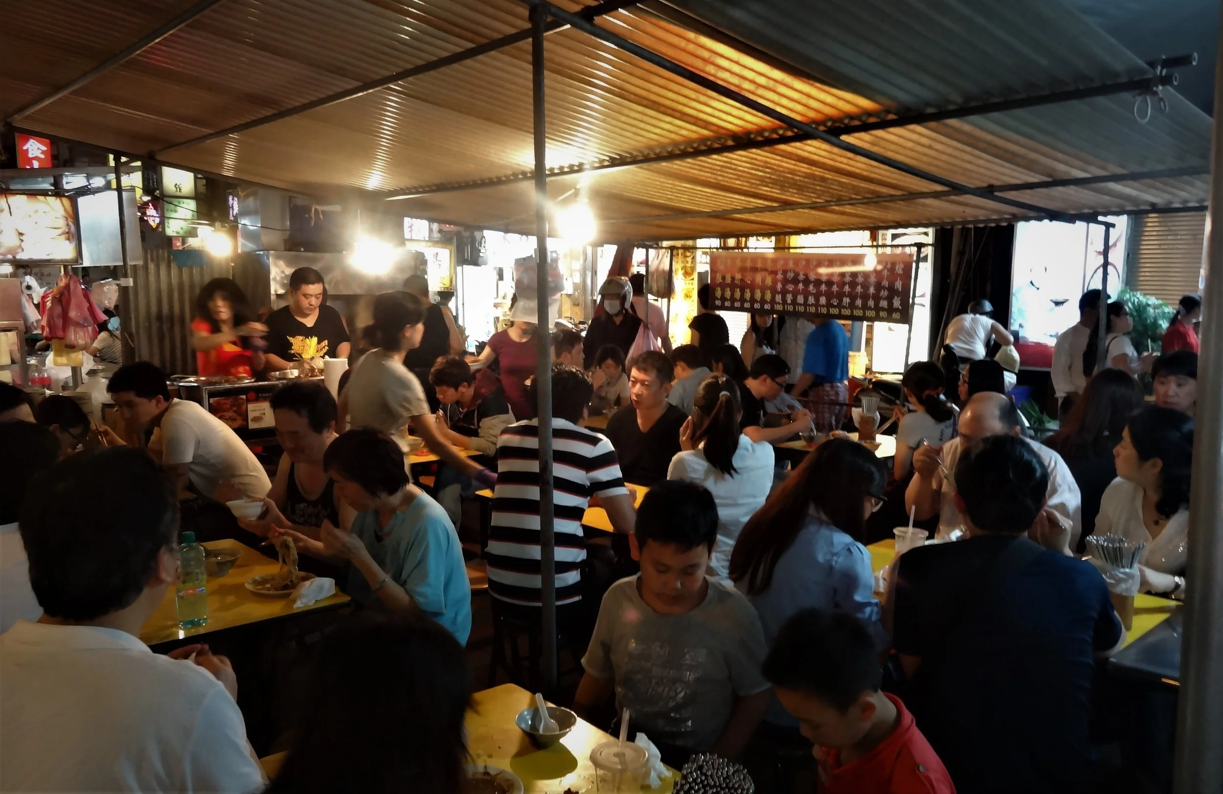 Taipei night foodstalls.jpg