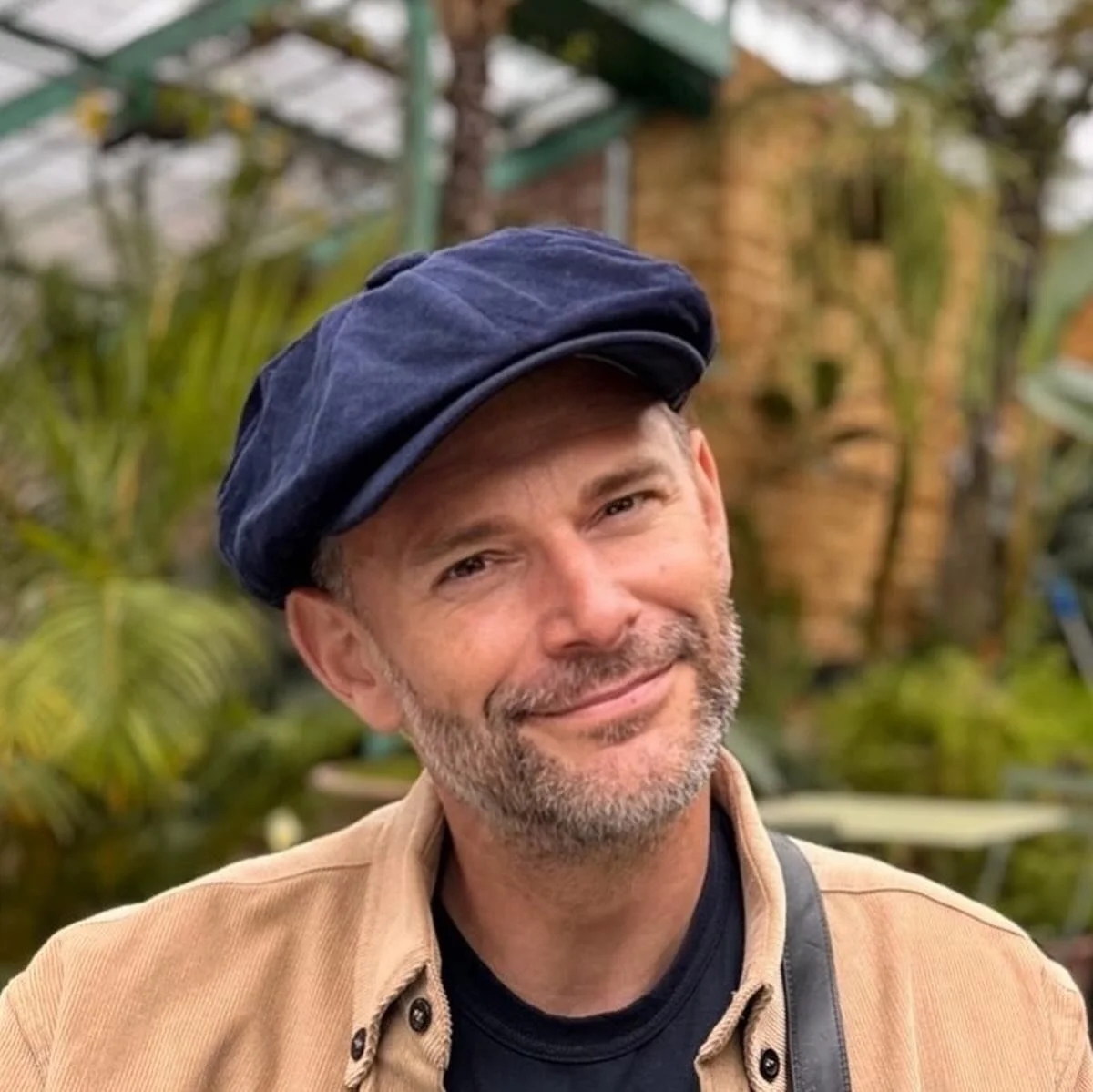 🧢🧢🧢 Separated at birth? 🧢🧢🧢 Uncanny right? Thank you @lottiwotnot for the astute observation. Neil (Asterion founder), Benjamin and Jemima - all rocking a hat. #beatrixpotter #asterionandco #somersetbusiness #fashionstatement #letsnottakeoursel