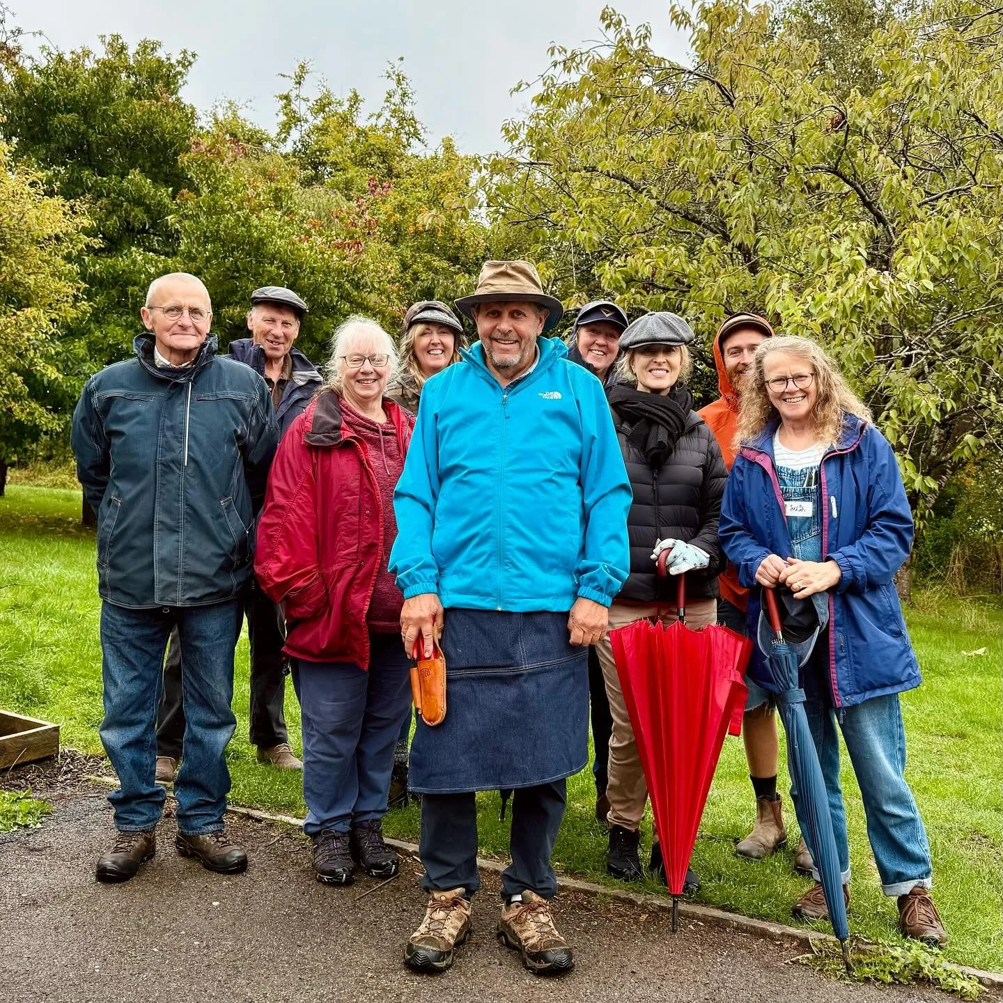 Check out those smiles - after a morning of classroom-based discussion, a sit-down lunch with a truly outstanding pear crumble made by Dan, it may have rained on our guests for our second fruit tree pruning Masterclass hands-on session&hellip; but sp