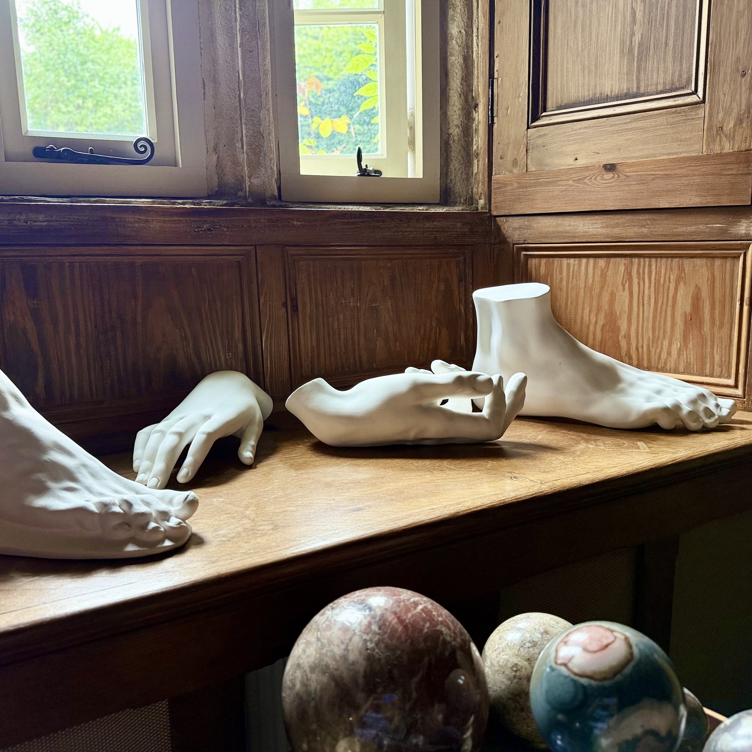 Plaster casts and marble spheres in snug Asterion and Co.jpeg