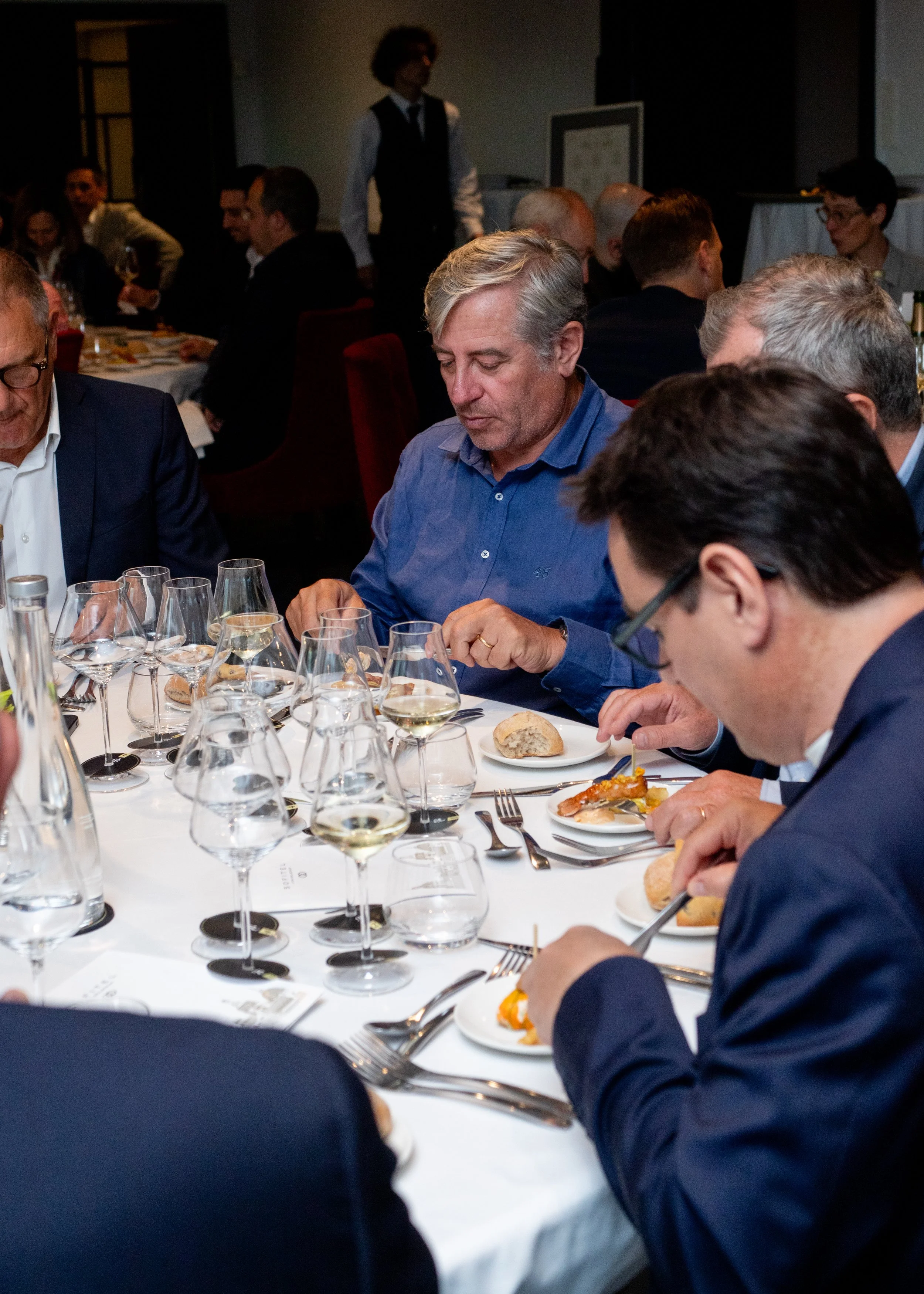 ©Pauline de Sars-Bacchus Business Club 9-06-82.jpg