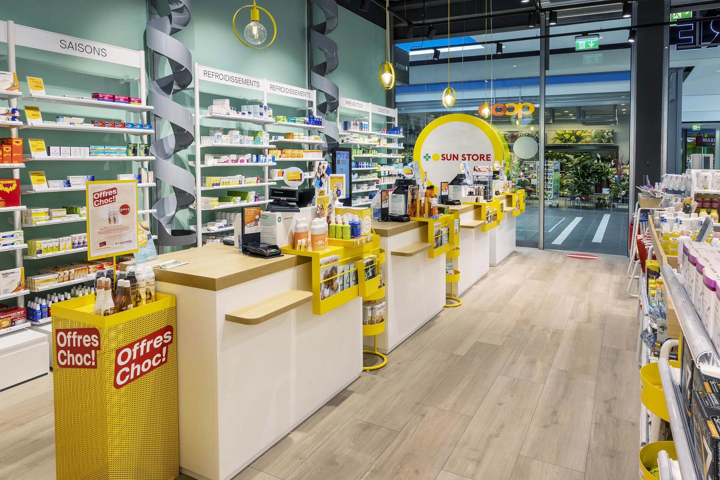 Bida_Sunstar_La Chaux-de-Fonds Eplatures_agencement-pharmacie (4).jpg