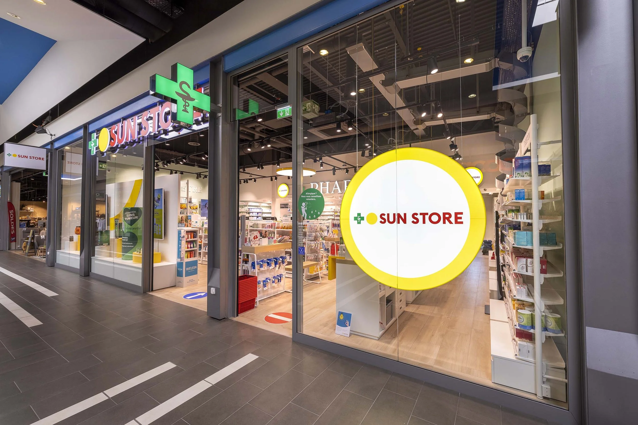 Bida_Sunstar_La Chaux-de-Fonds Eplatures_agencement-pharmacie (24).jpg