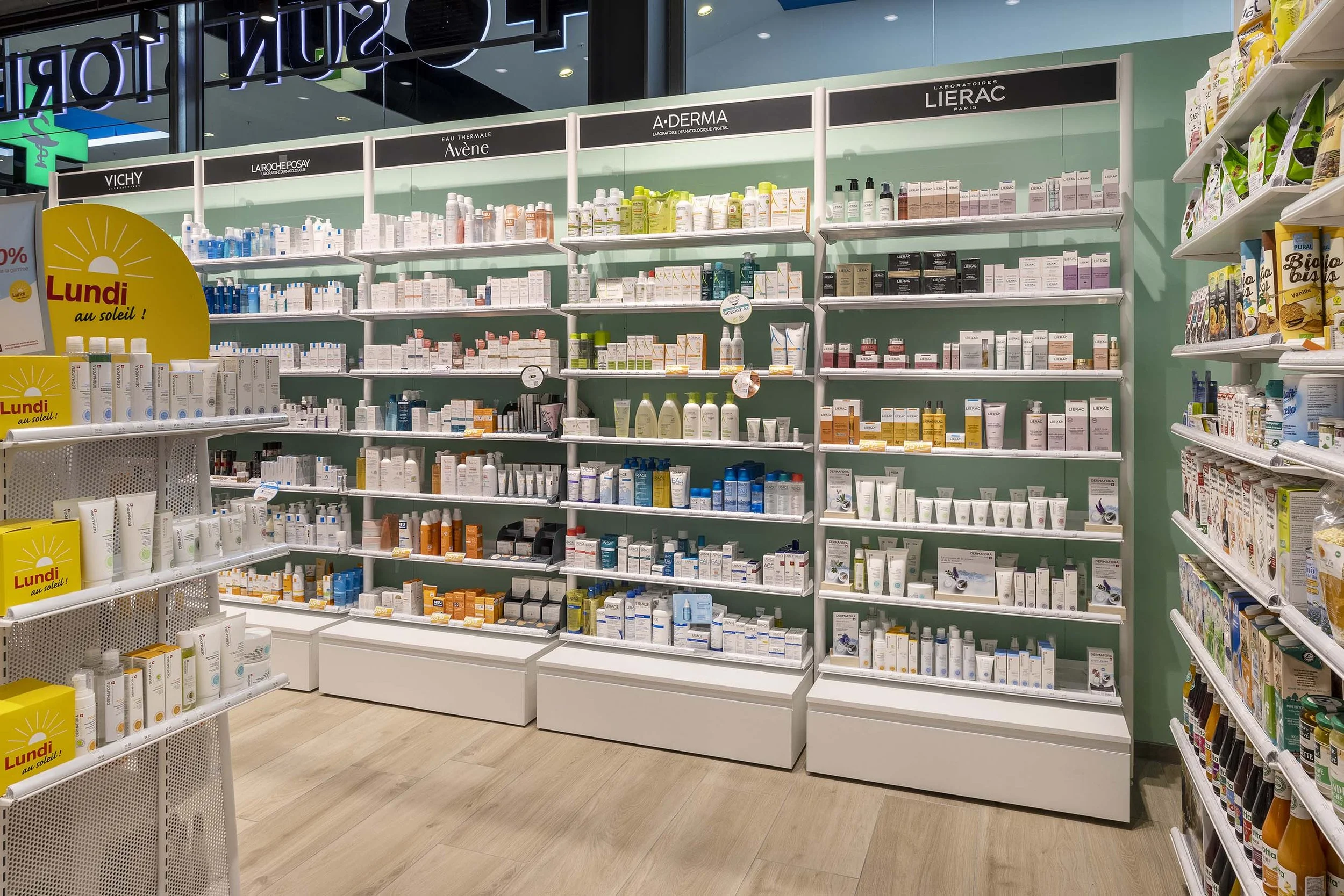 Bida_Sunstar_La Chaux-de-Fonds Eplatures_agencement-pharmacie (6).jpg