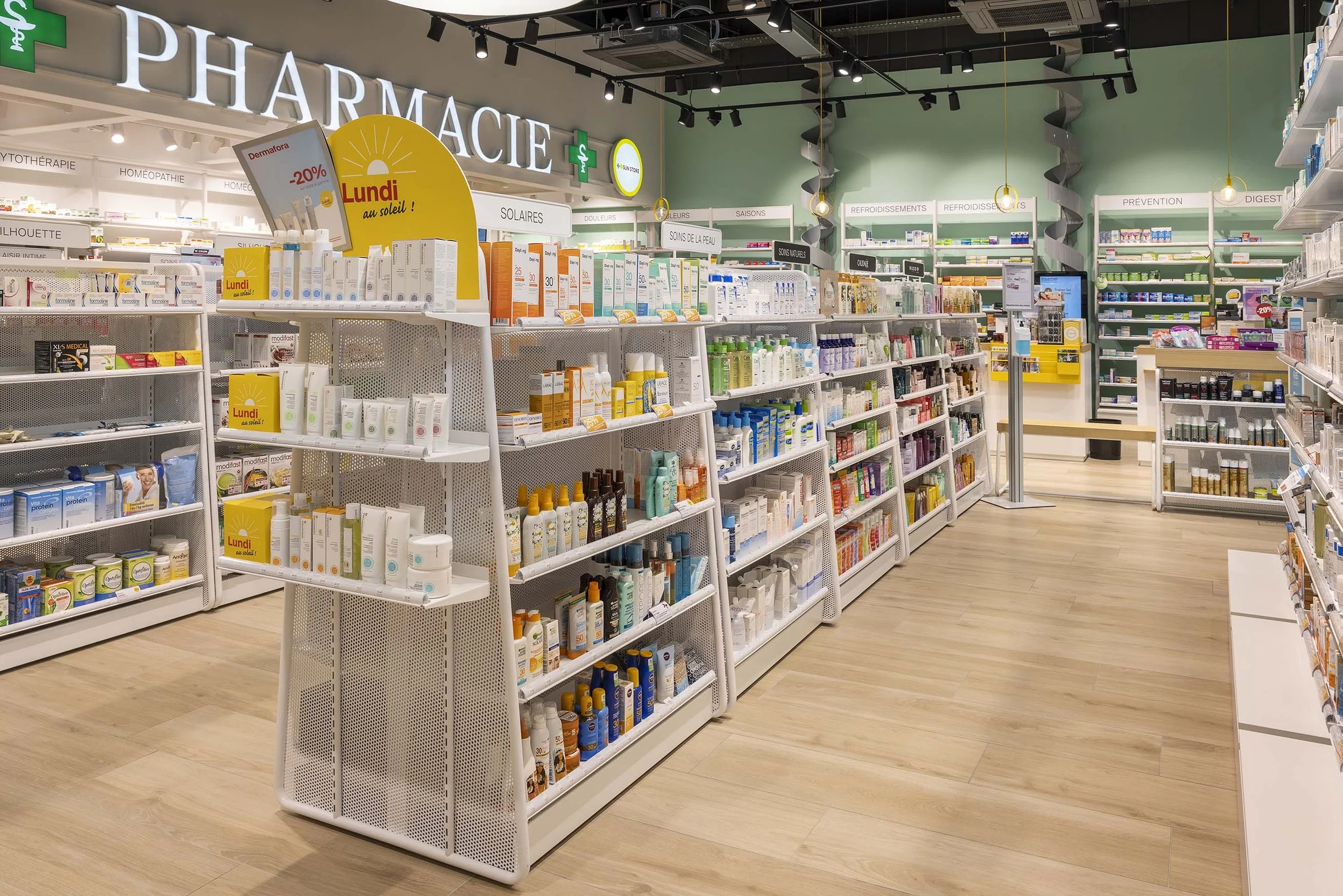 Bida_Sunstar_La Chaux-de-Fonds Eplatures_agencement-pharmacie (9).jpg