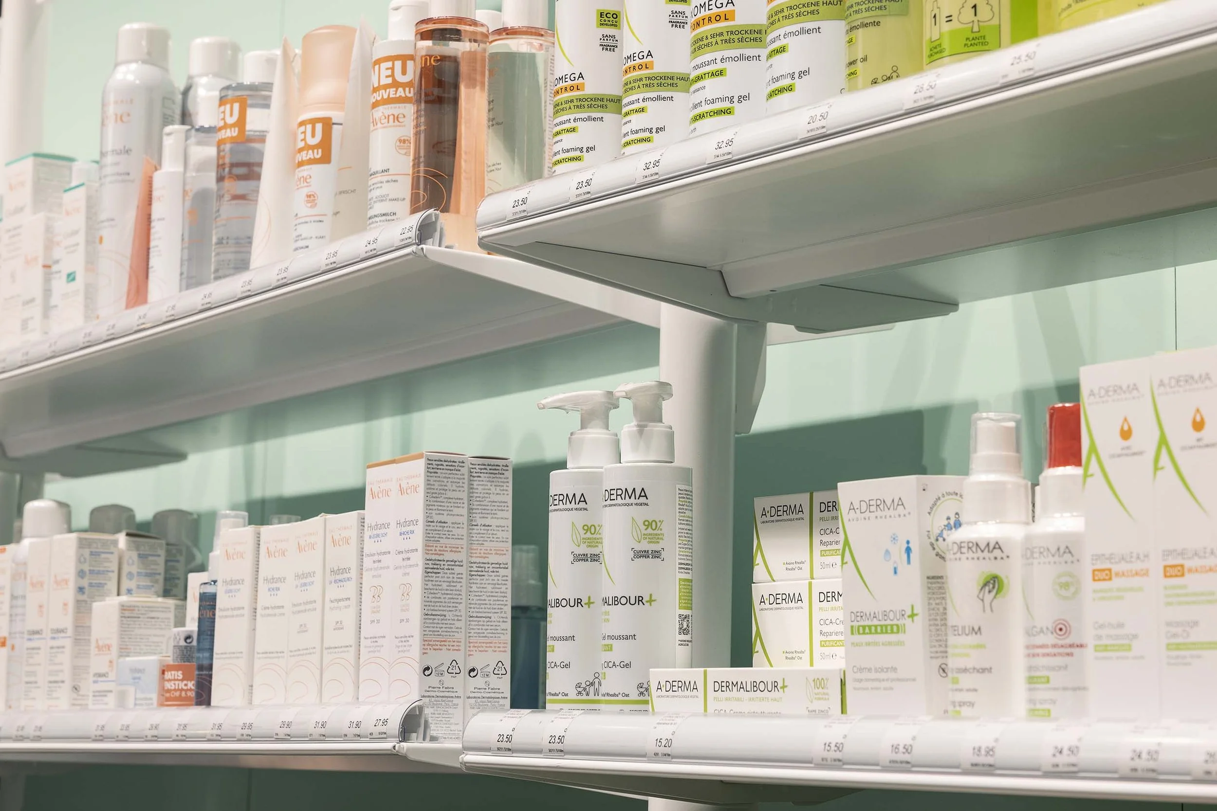 Bida_Sunstar_La Chaux-de-Fonds Eplatures_agencement-pharmacie (8).jpg
