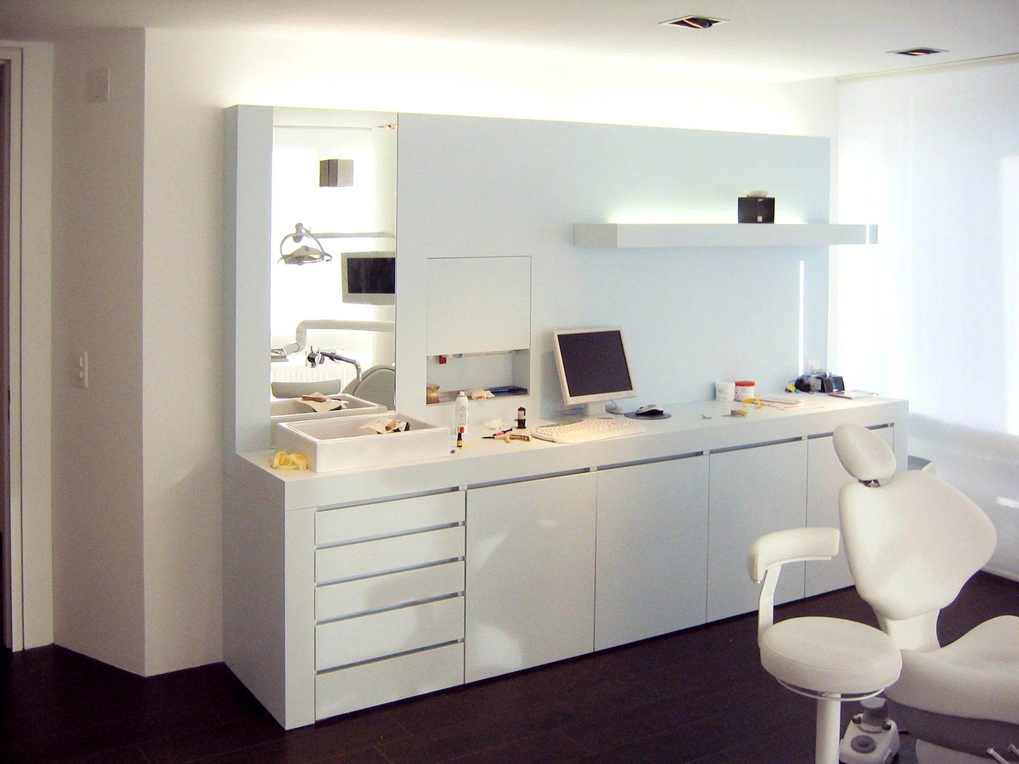 Cabinet médical Kohlert à Zurich_Établissements de santé_med-design_Pendt Aménagement intérieur (2).jpg