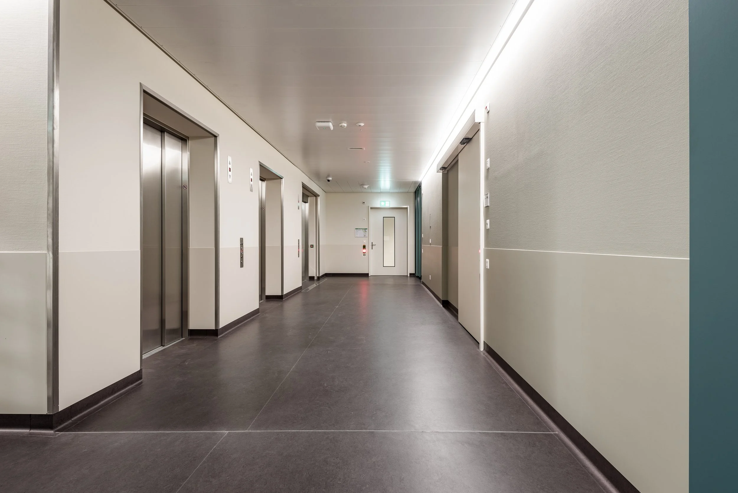 Hôpital universitaire de Zurich_Établissements de santé en Suisse_med-design_Aménagement intérieur de Pendt (9).jpg