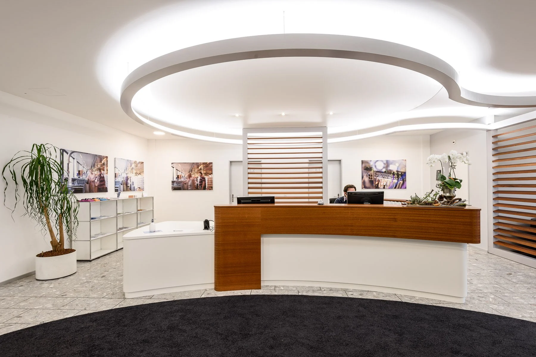Aerztekasse_Gesundheitseinrichtungen_med-design_Pendt Innenausbau (8).jpg