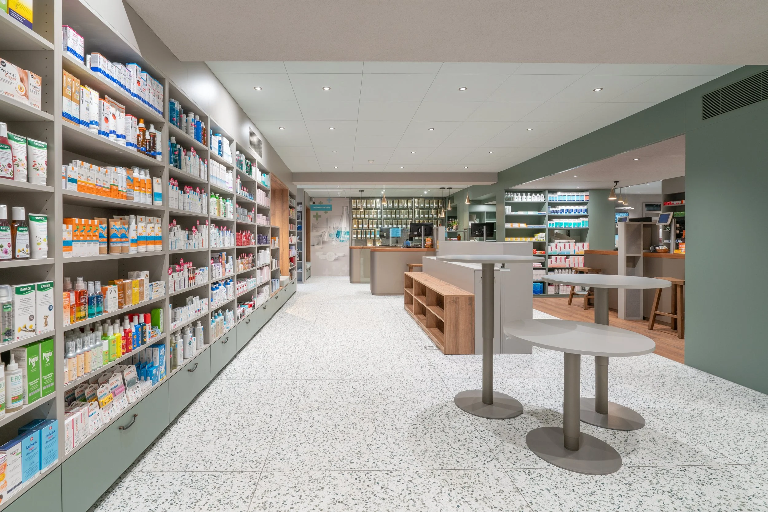Apotheke_Gränichen_Innenarchitektur_Bolliger Ladenbau (10).jpg