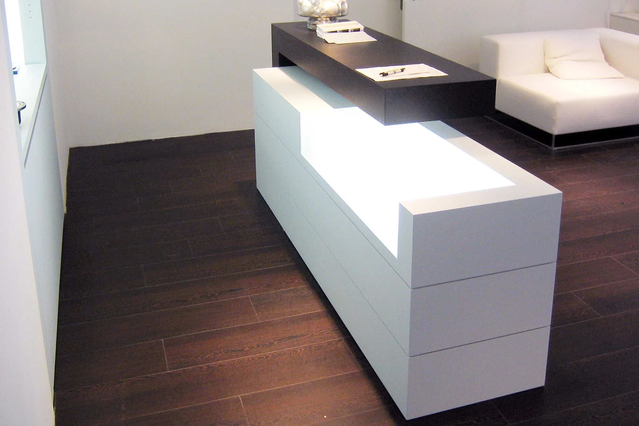 Cabinet médical Kohlert à Zurich_Établissements de santé_med-design_Pendt Aménagement intérieur (3).jpg