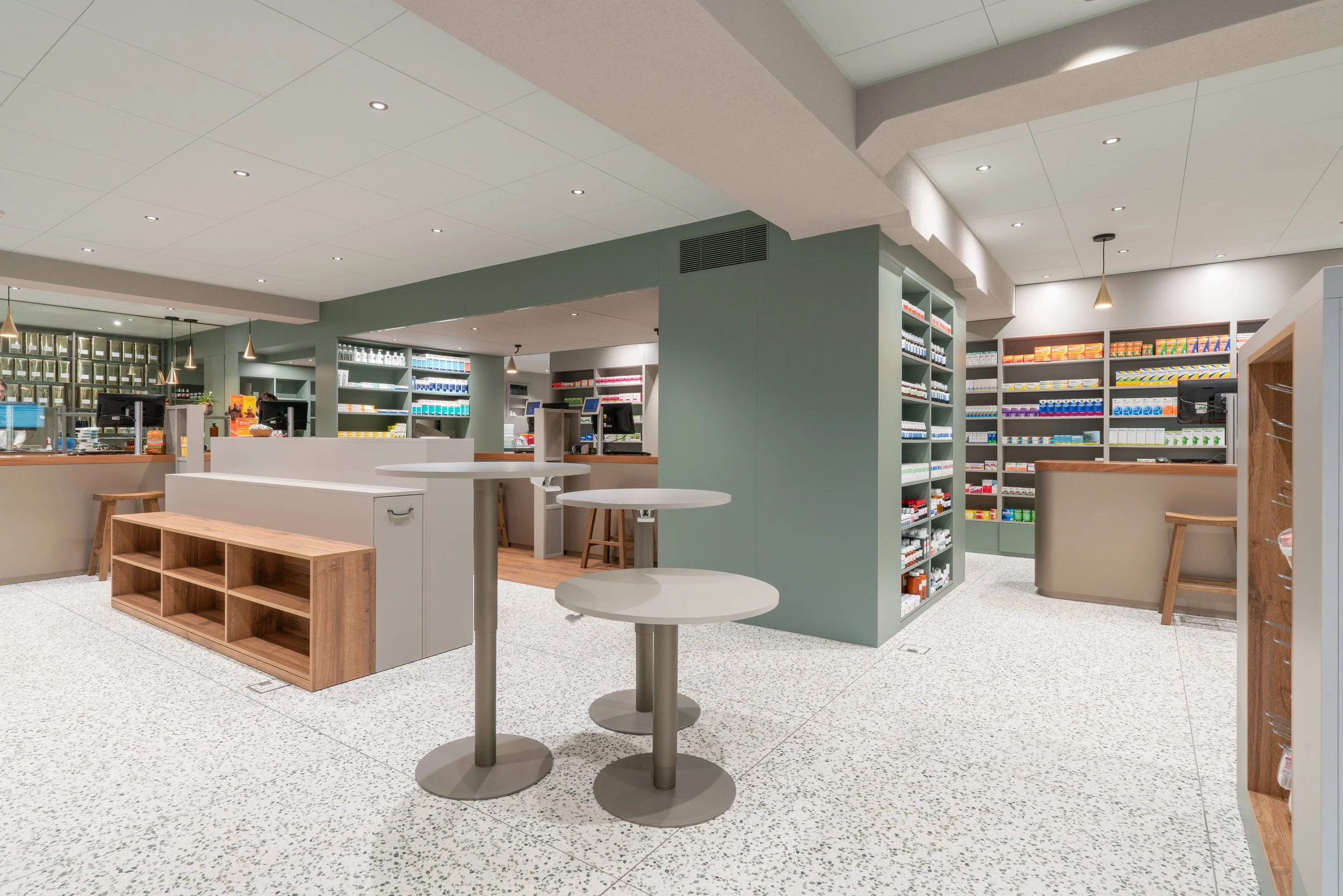Apotheke_Gränichen_Innenarchitektur_Bolliger Ladenbau (16).jpg