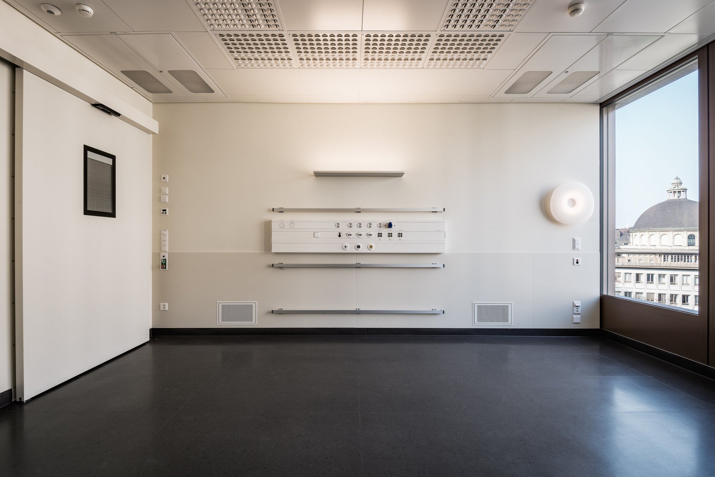 Hôpital universitaire de Zurich_Établissements de santé en Suisse_med-design_Aménagement intérieur de Pendt (2).jpg