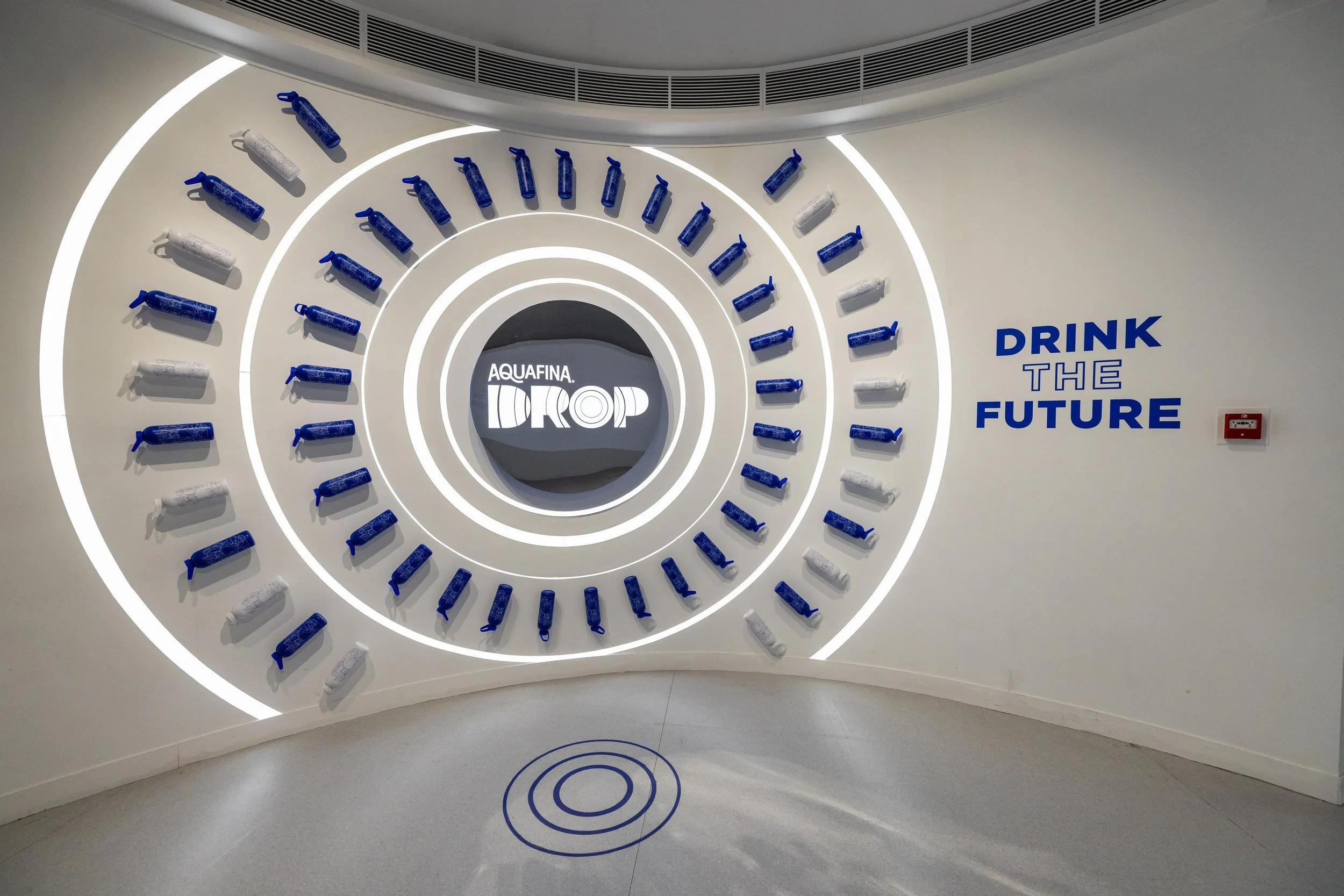 Interior_of_the_Aquafina_Drop_Web_Image_m38107.jpg