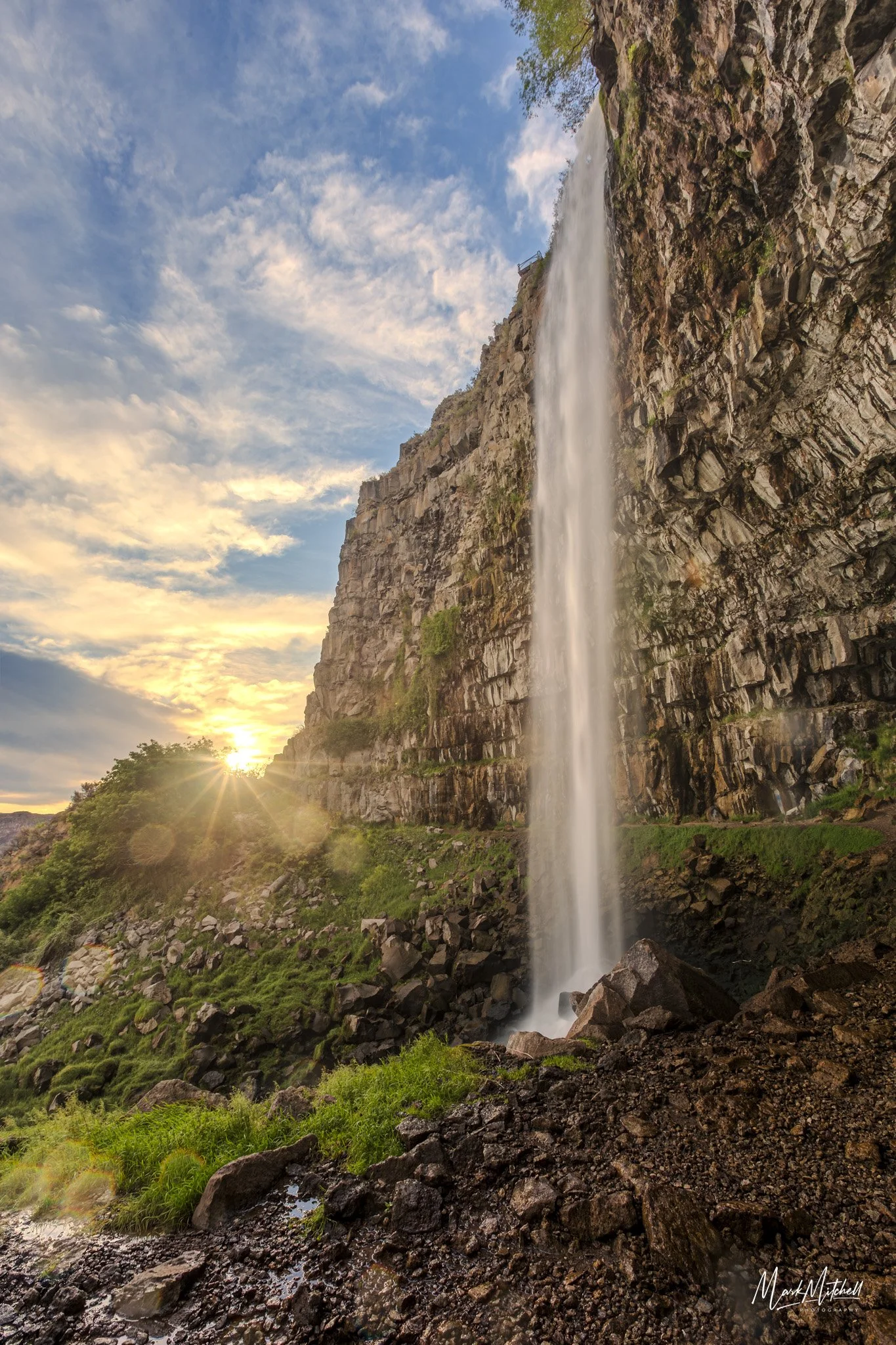 Perrine Coulee Falls with Sun Flares.jpg