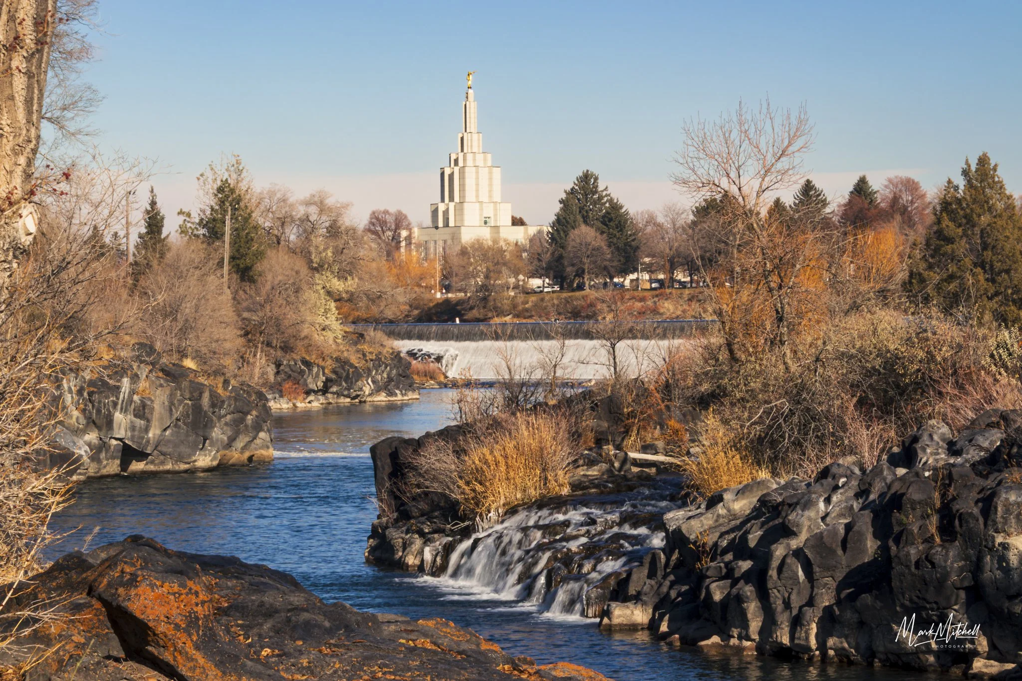 Idaho Falls Temple in November.jpg