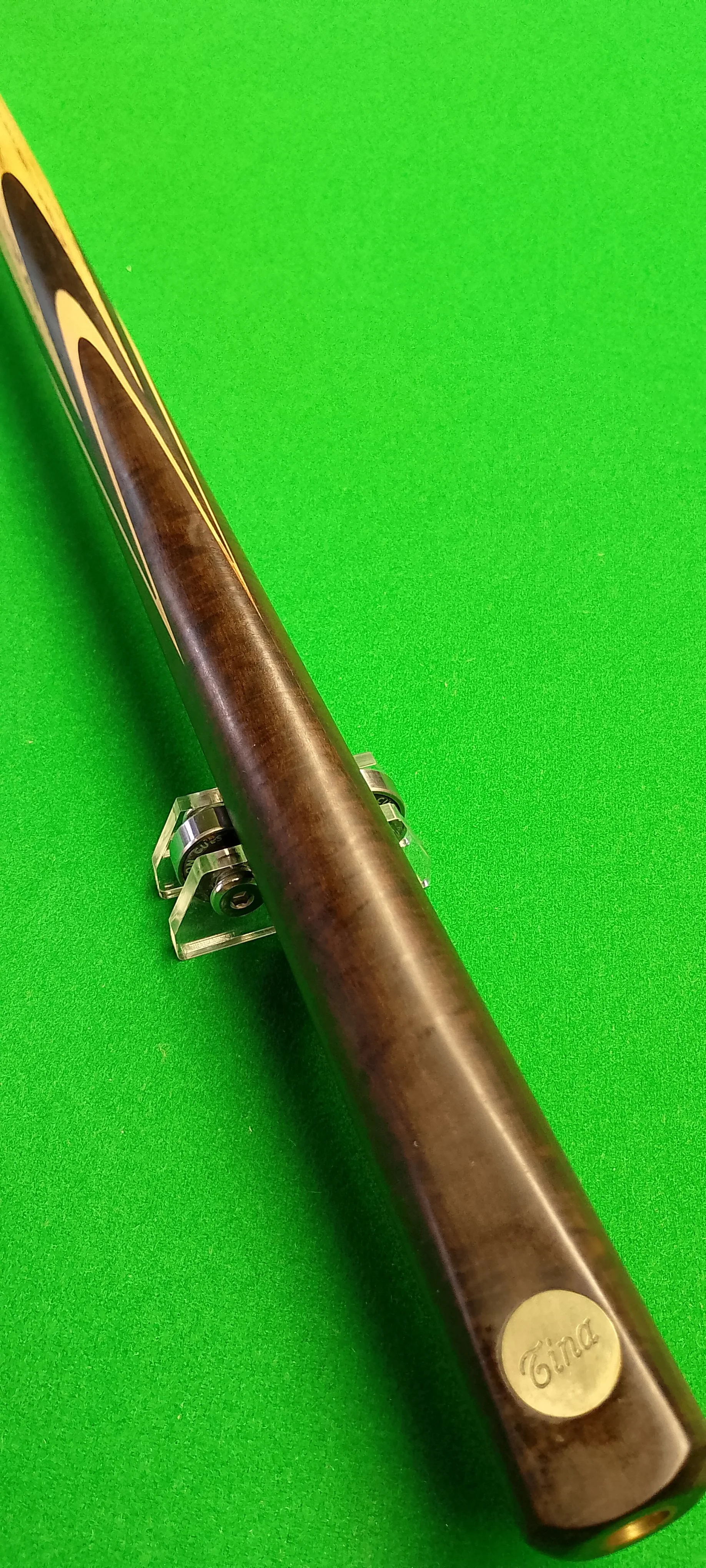 True Ultimate Bilston Cues, Ebony (No.4)