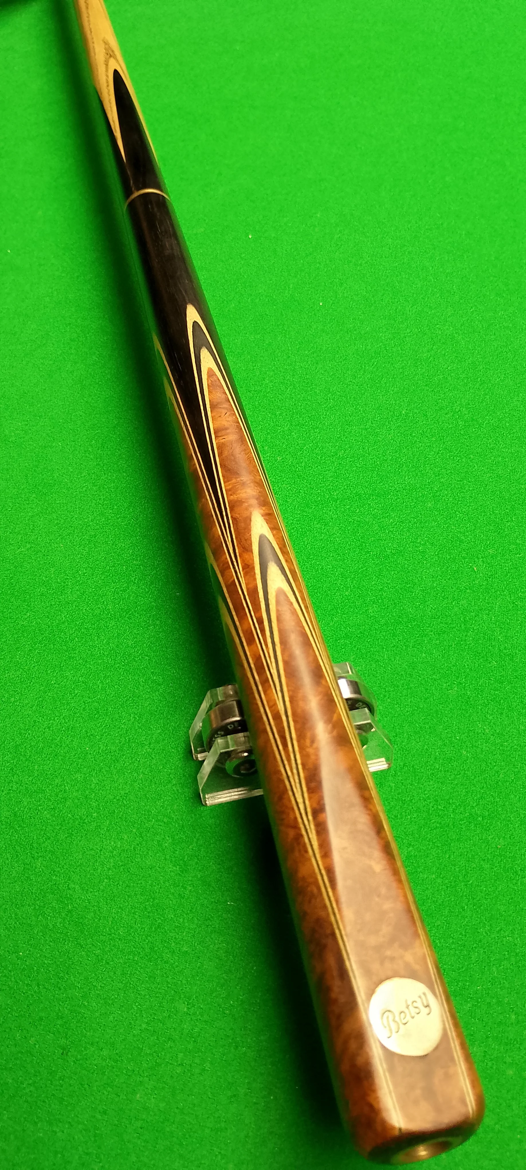 True Ultimate Bilston Cues, Camphor Burl (No.2)