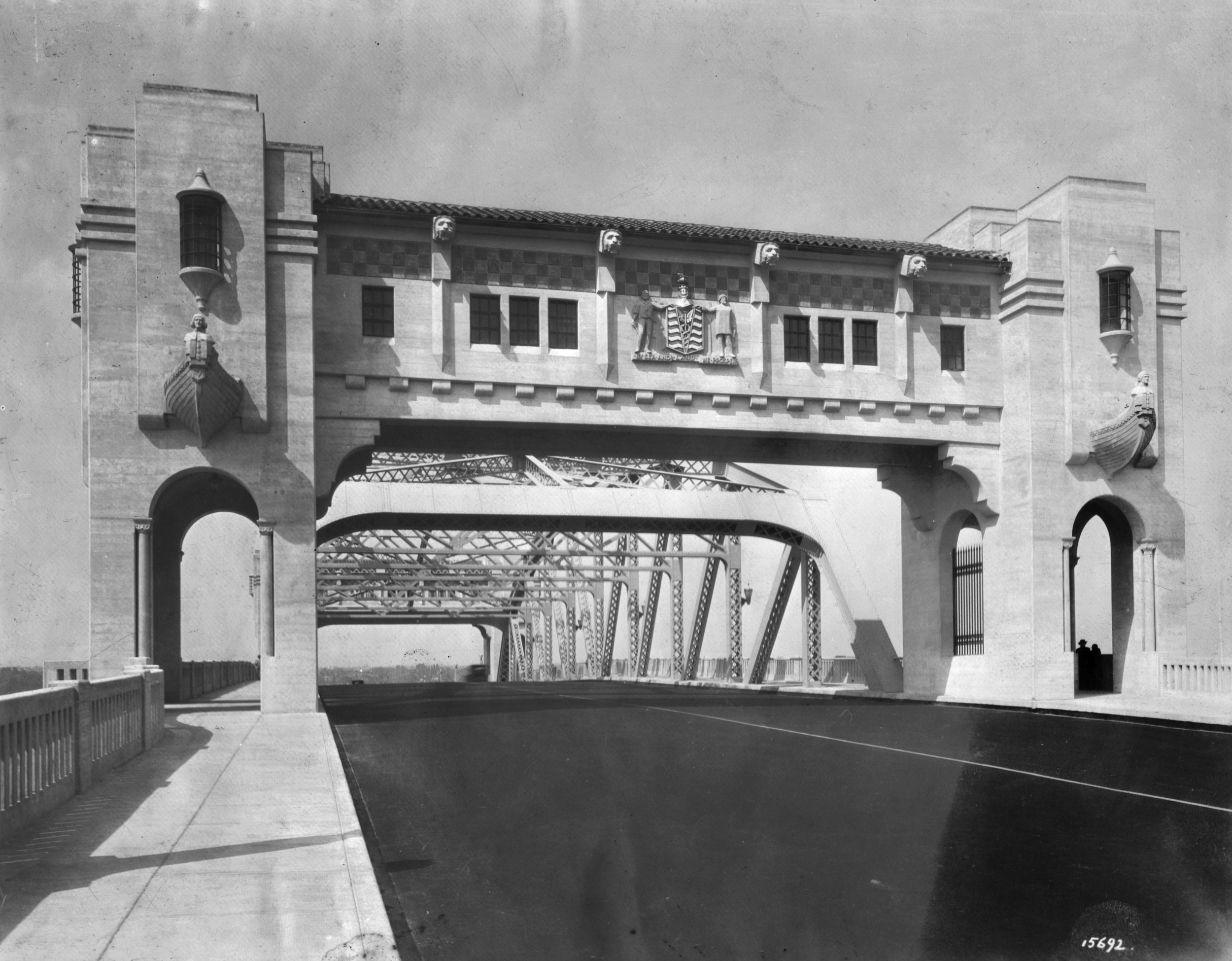 95 Main Span and Roadway July 1932.png