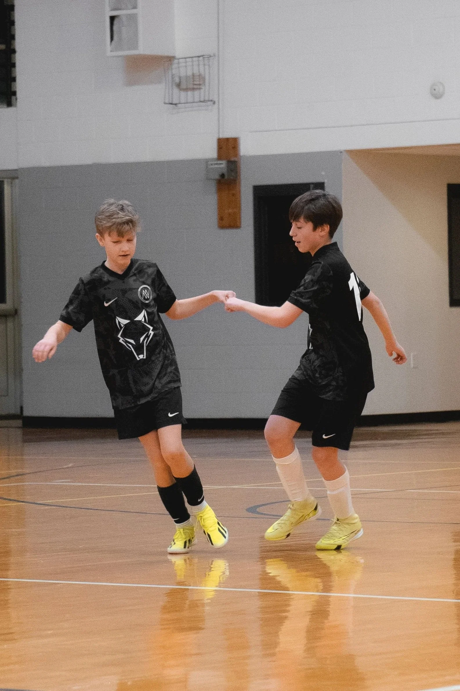 youth soccer training, boys soccer training, youth futsal, club futsal, boys futsal teams, futsal winter soccer, indoor soccer team, indoor youth soccer training camp, soccer lessons