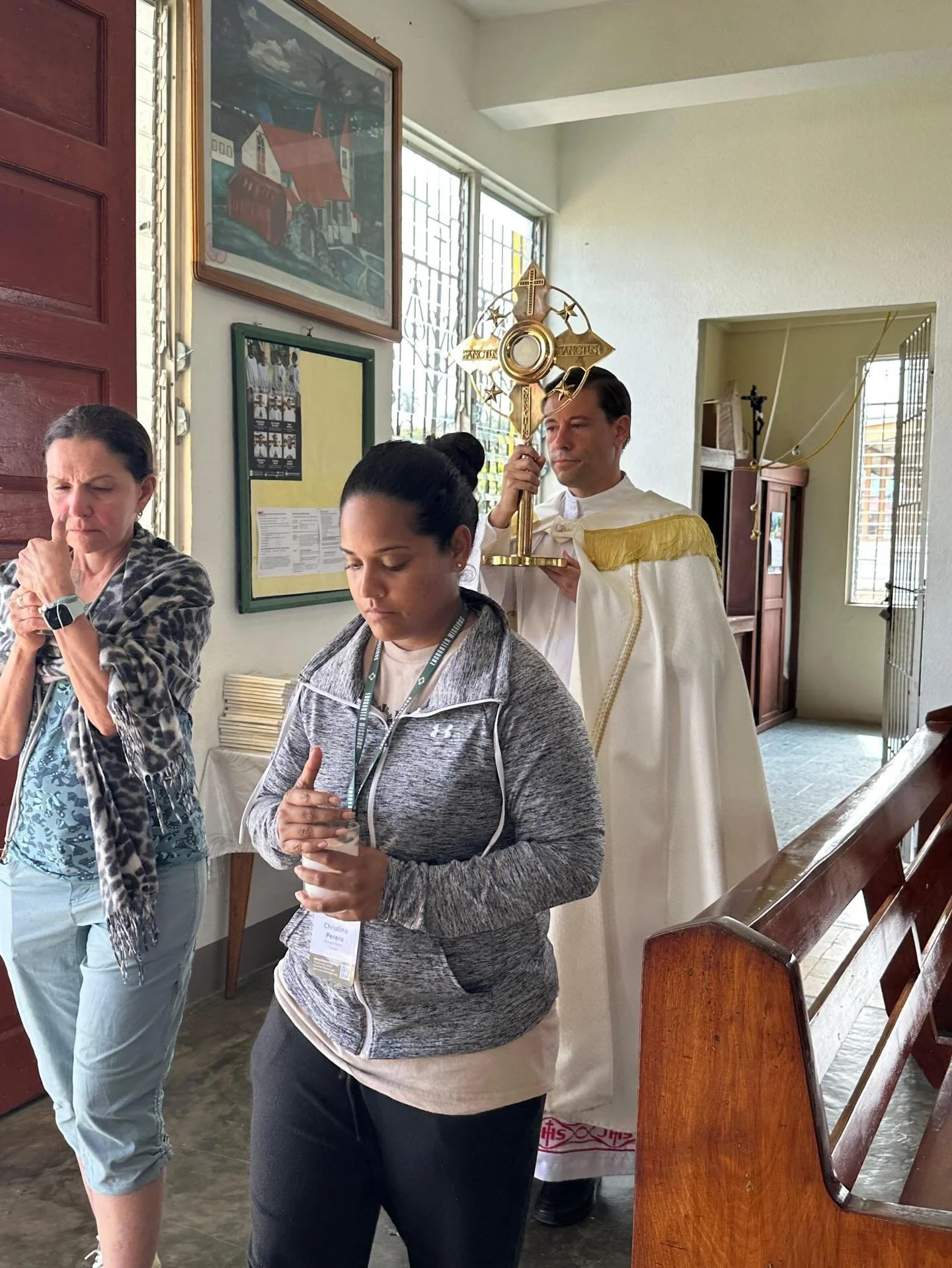 We love You, Jesus. You alone are worthy. 

Beautiful time of Adoration and closeness to Jesus in the Eucharist for the missionaries in Belize. 🌺☀️

Praise the Lord!