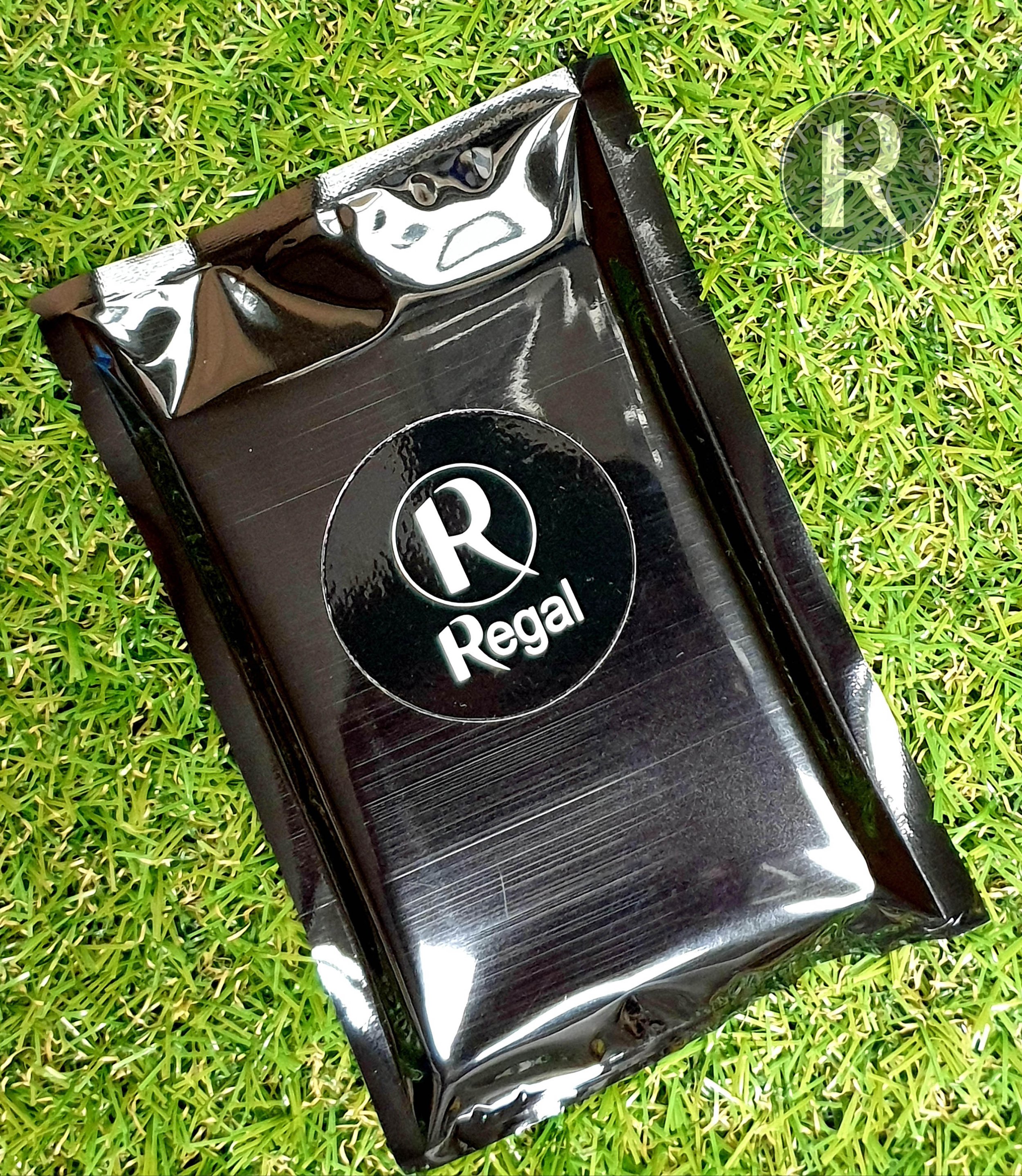 AFLPACK01_2021_football_regal-royalty_anzac-day_tribute_series_relics_guernsey-signature_pack.jpg