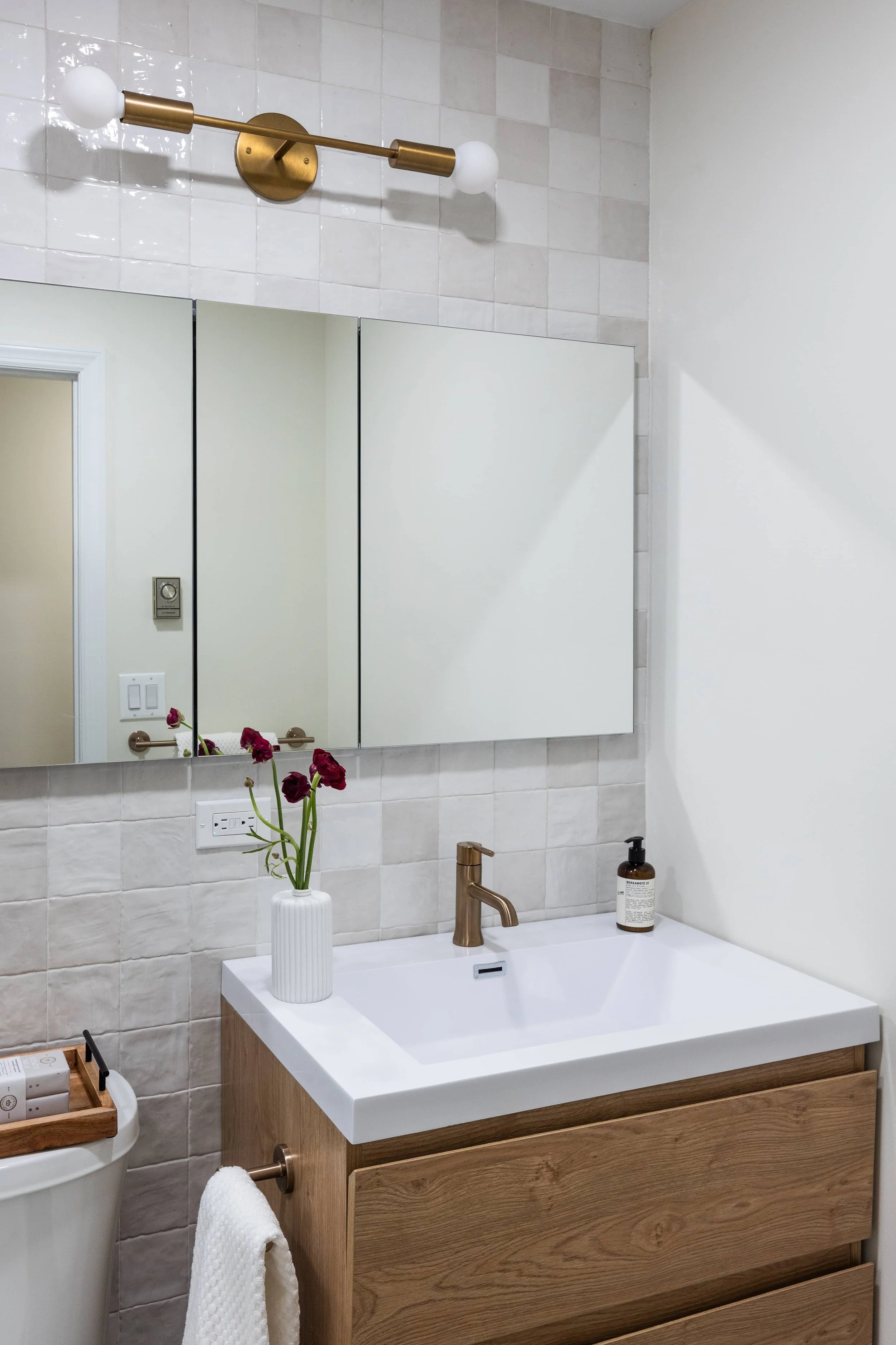 MileSquareBathroom1.jpg