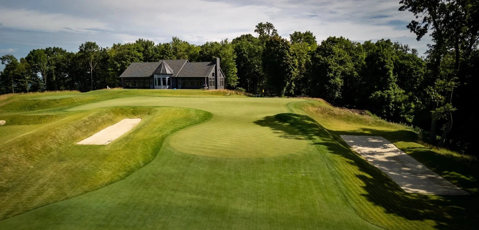 Summit+and+Clubhouse.jpg