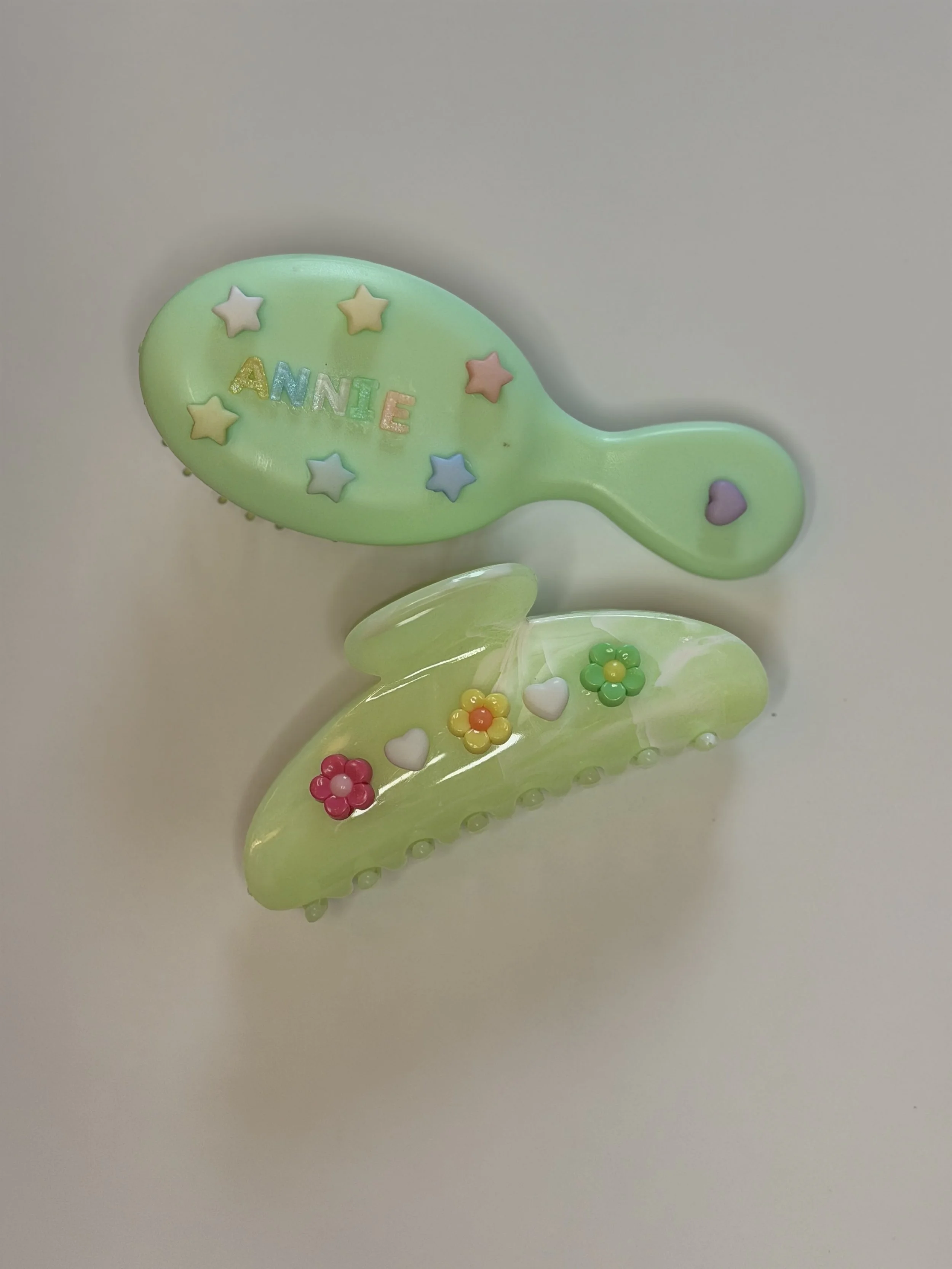 Personalized Hair Brush & Claw Clip Set – Custom Name Gift