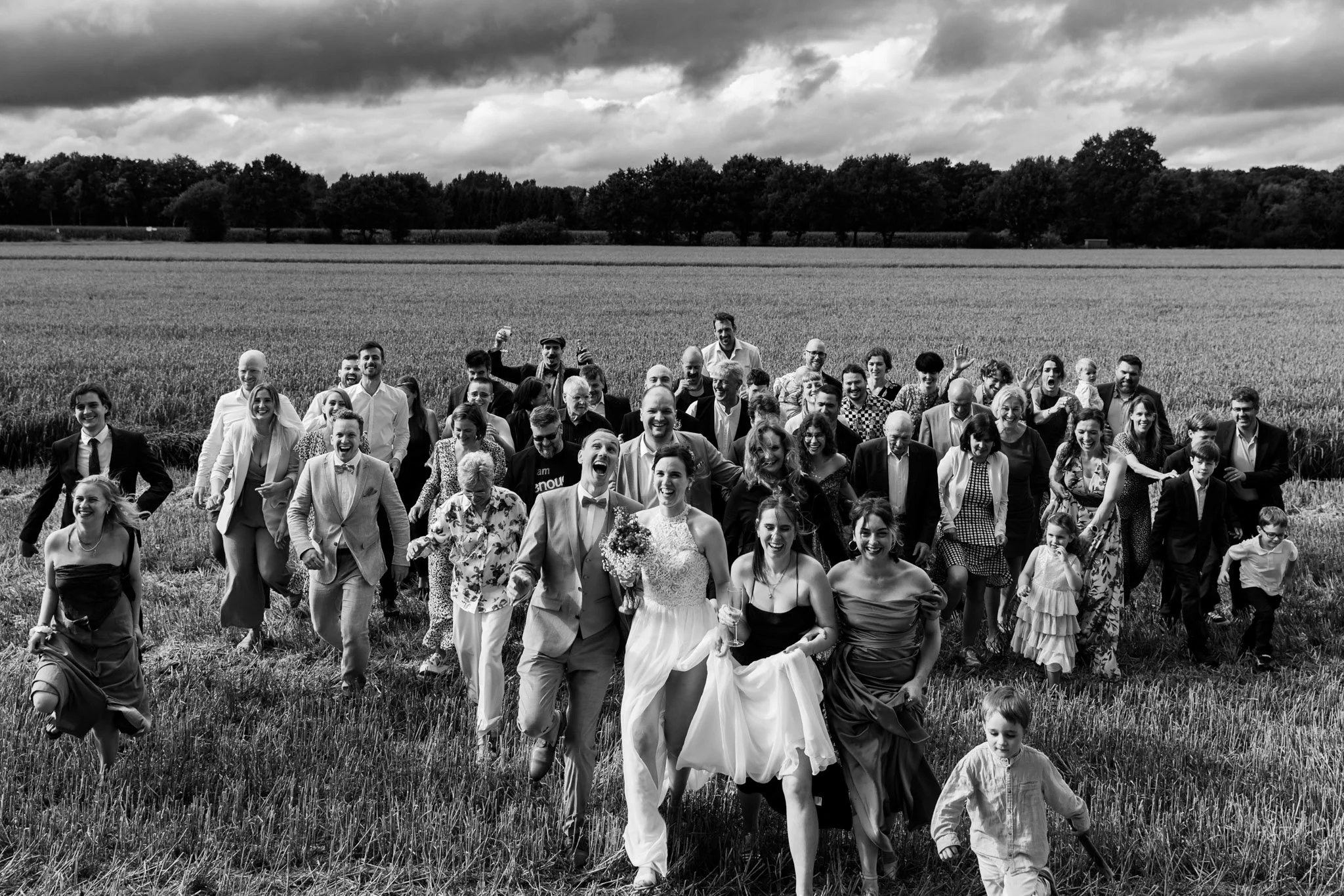 Wedding Hochzeit cinematic Gruppenfoto.jpg