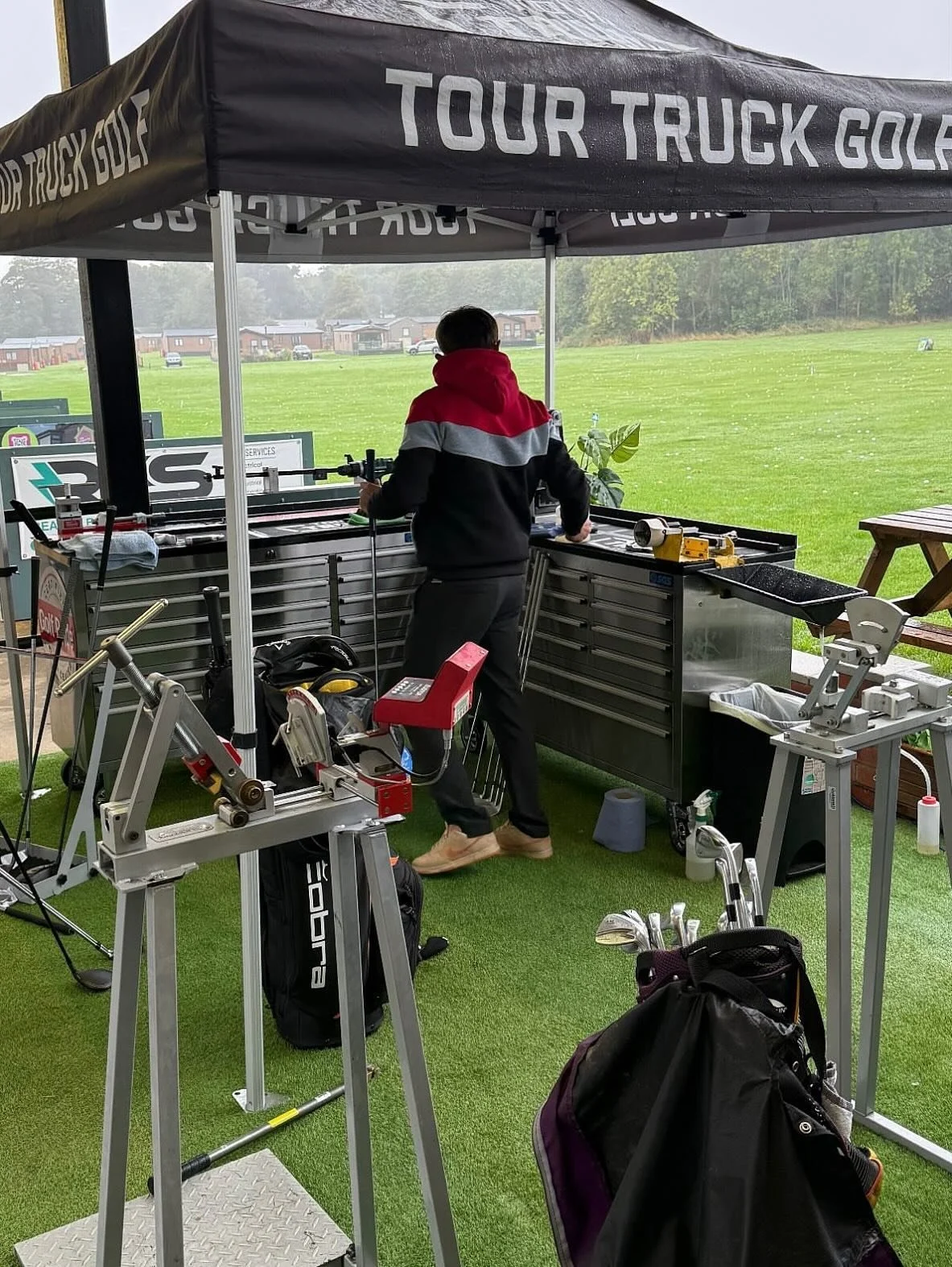 This is how we do it at @bridlingtondrivingrange 🙌 @alexbeltcollective &amp; Team TTG #A-Team #BetterGolf  #SeeYouAgainSoon 👊🏌️