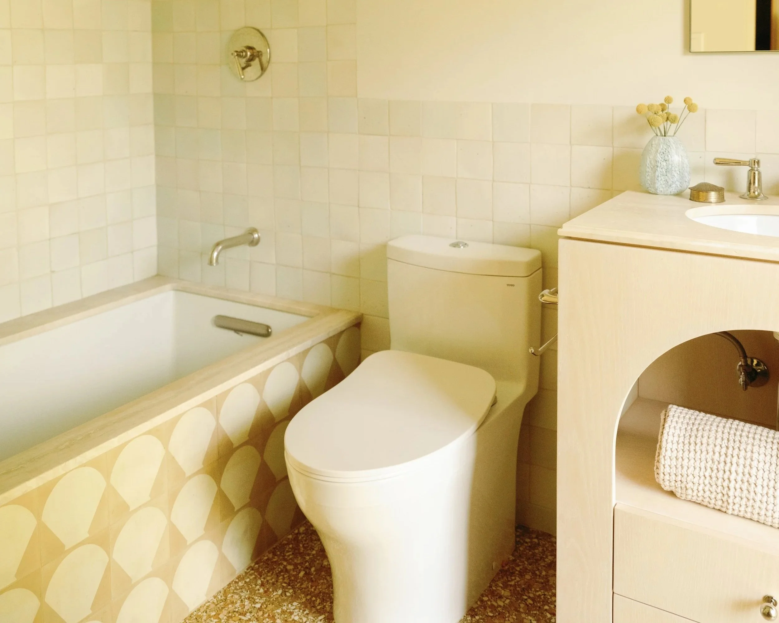 How to Mix Bold Patterns Without Chaos