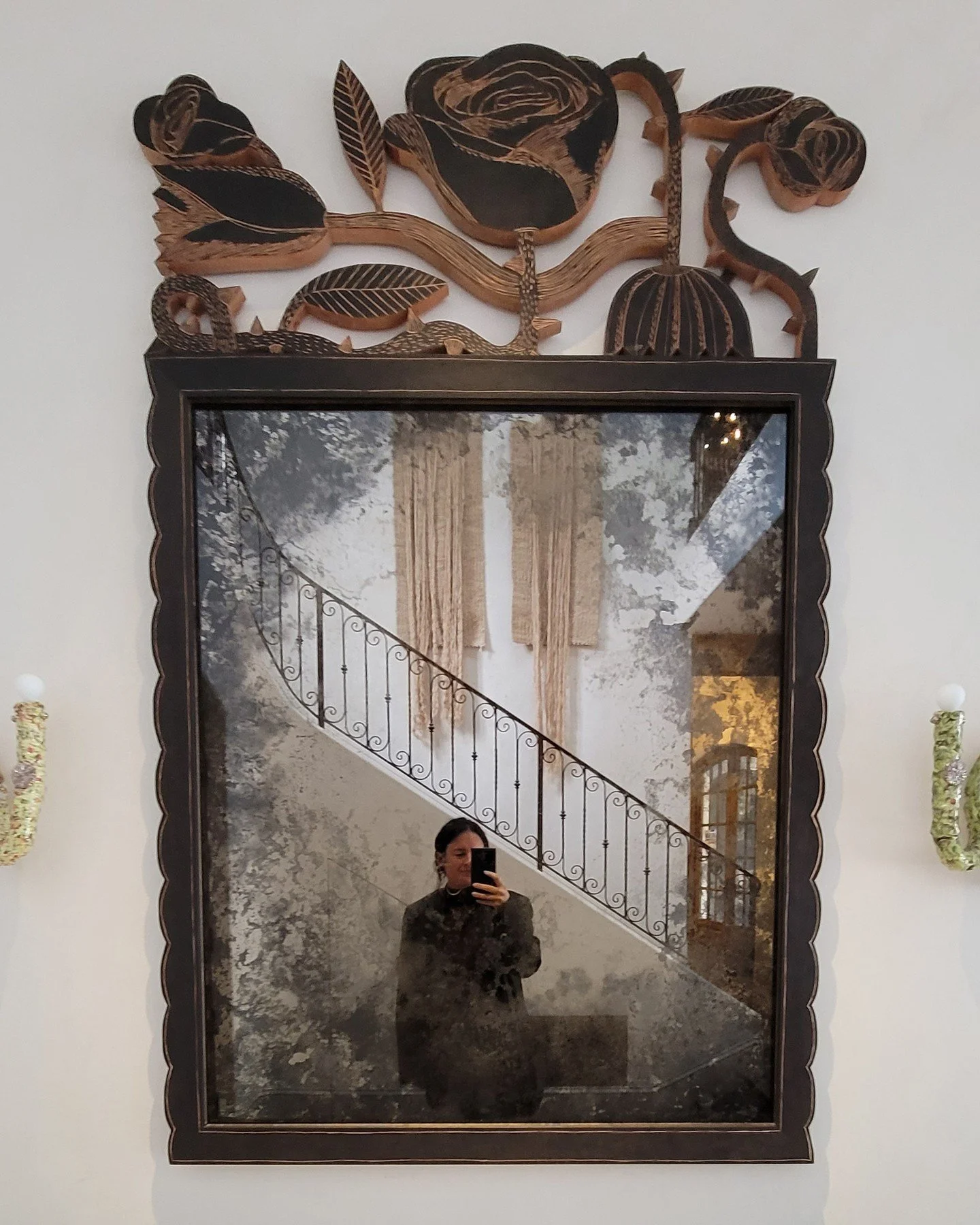 Because every site visit deserves documentation&hellip; and occasionally, a well-composed mirror moment. #RiccioVidaurreDesign

Photo @RiccioVidaurre
Contractor @BuildRattigan

#custommirror #plasterwalls #bespokeinterior #interiordesign