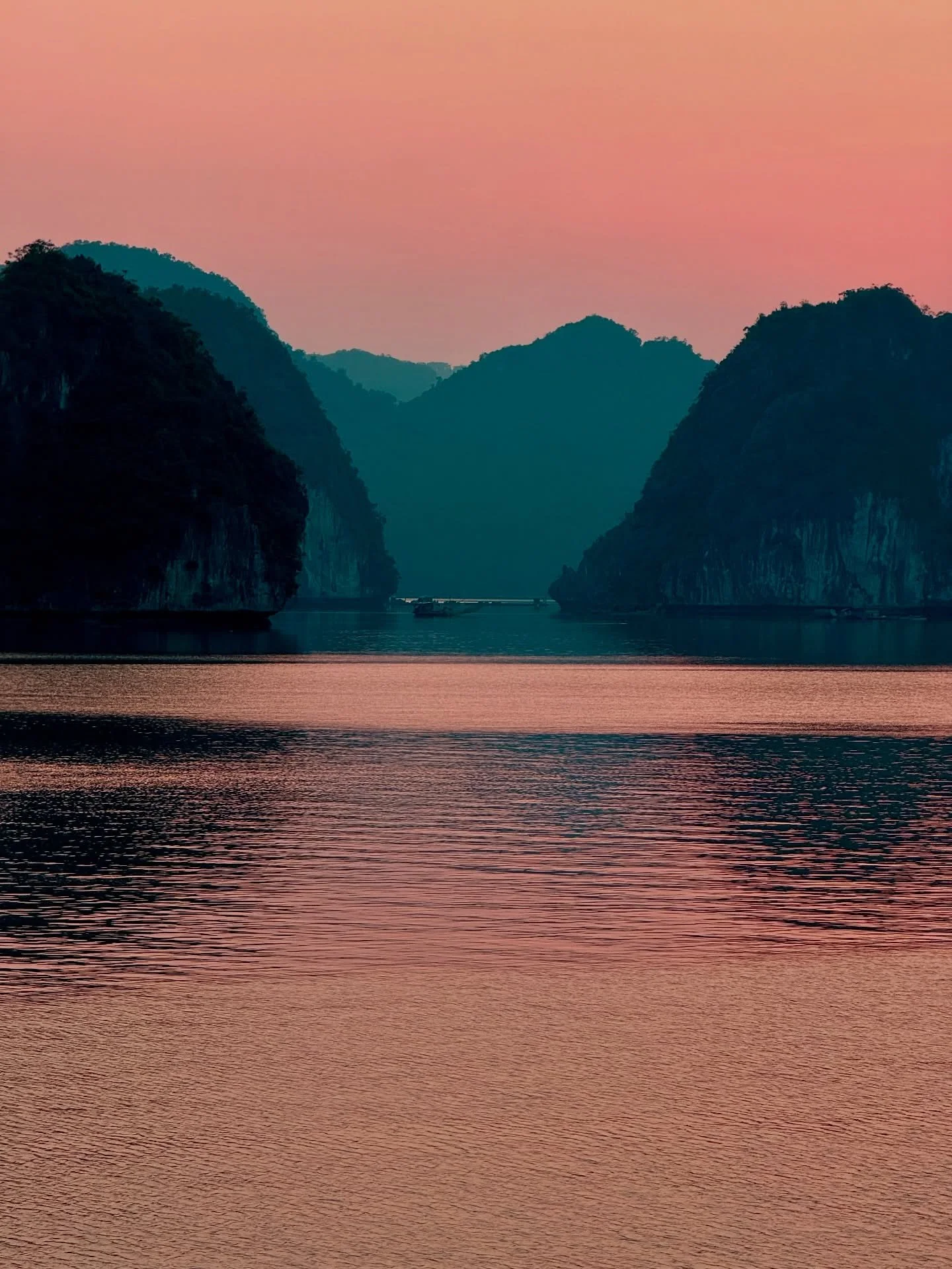 Một, hai, ba, dz&ocirc; Việt Nam!🥂