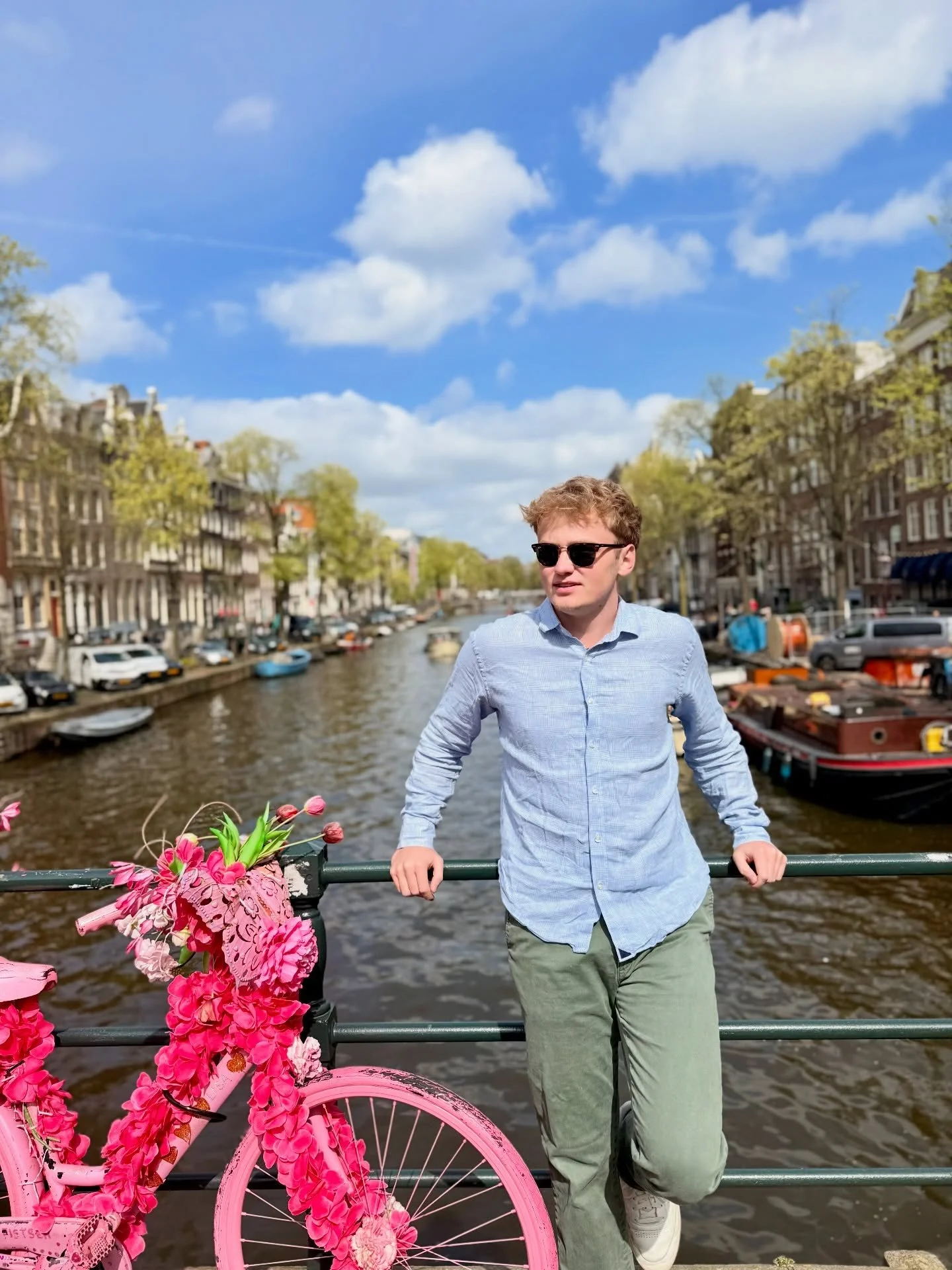 On a bridge, in a field, on the river, in a pub, on the ground, in the clouds, on a bike, in a shoe, all over Amsterdam 🌷