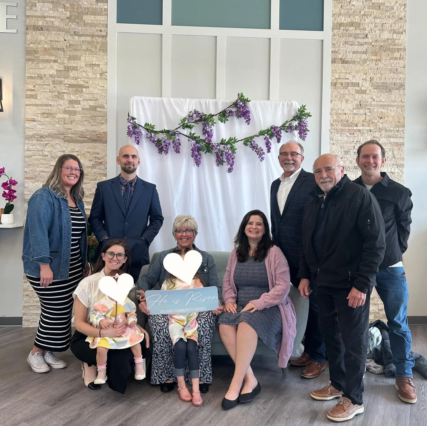 Happy Easter Everyone! ✝️☀️ He is risen! Today we spent the day gathered with our families: Sharing stories, eating yummy food and enjoying each others company. 🌷 We hope you enjoyed your Sunday as well and feel recharged for the new week ahead. ☺️
