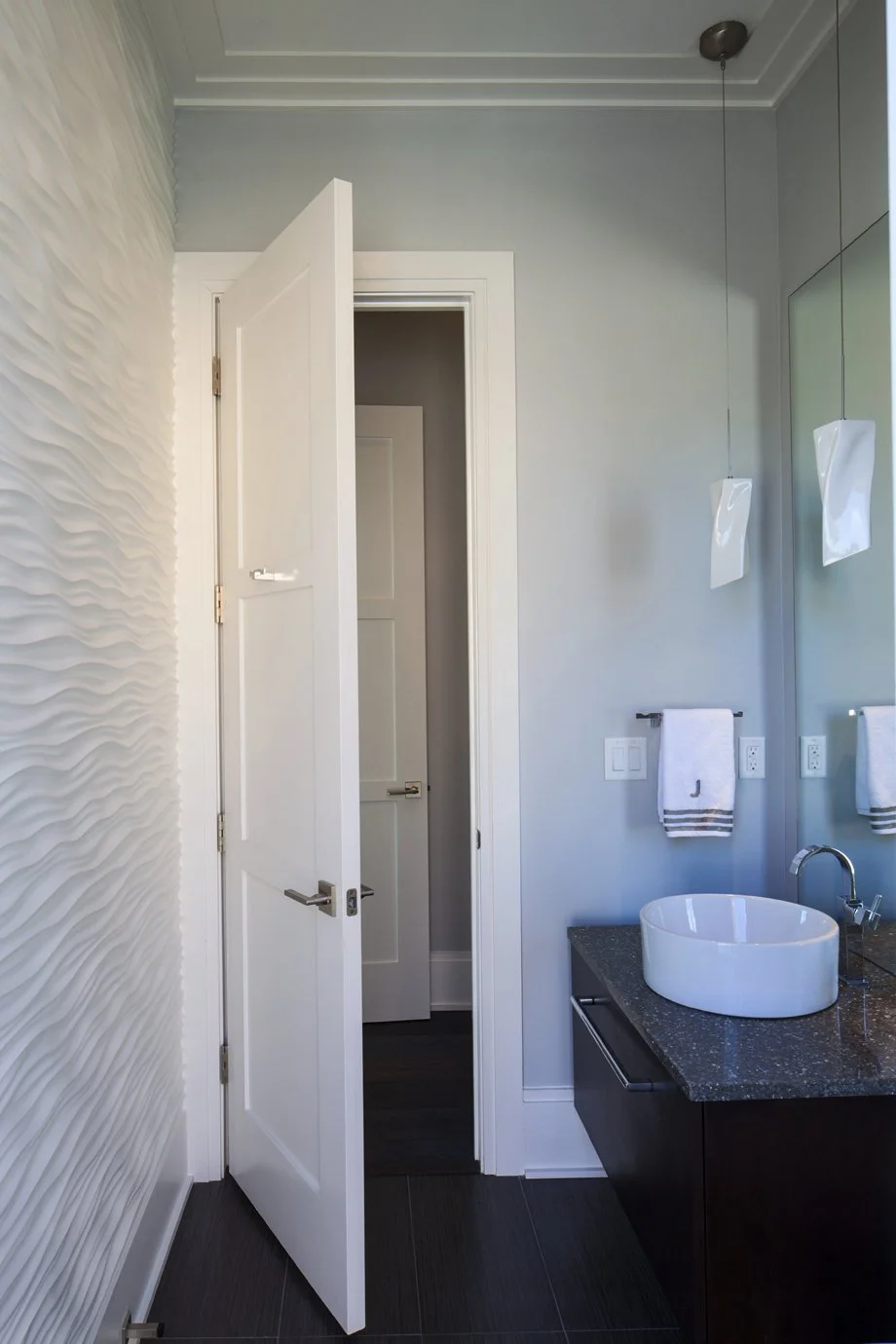 IMG_9642 PLBthWavyWall@920.jpg