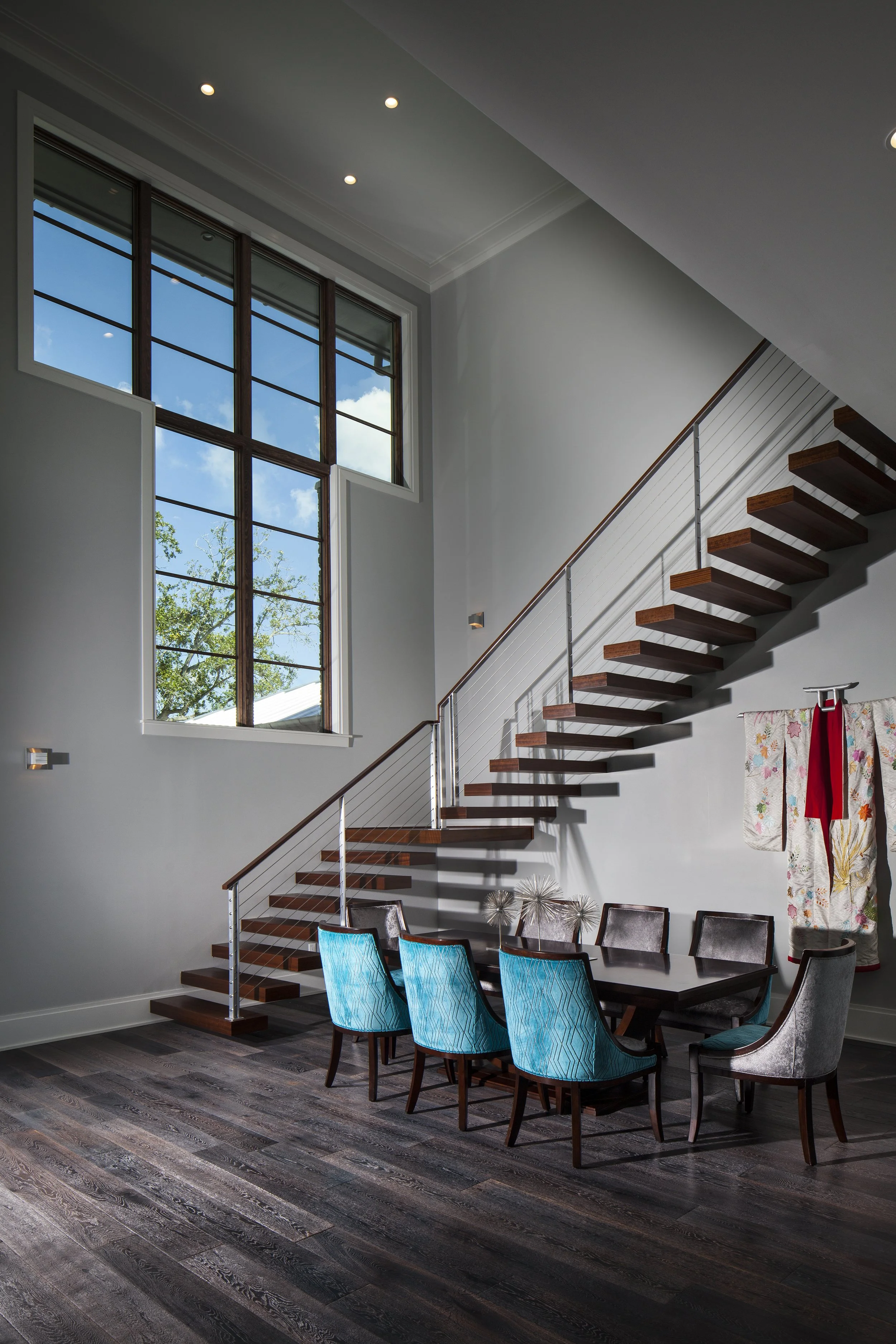 Bur3600 DinStrWindw.jpg