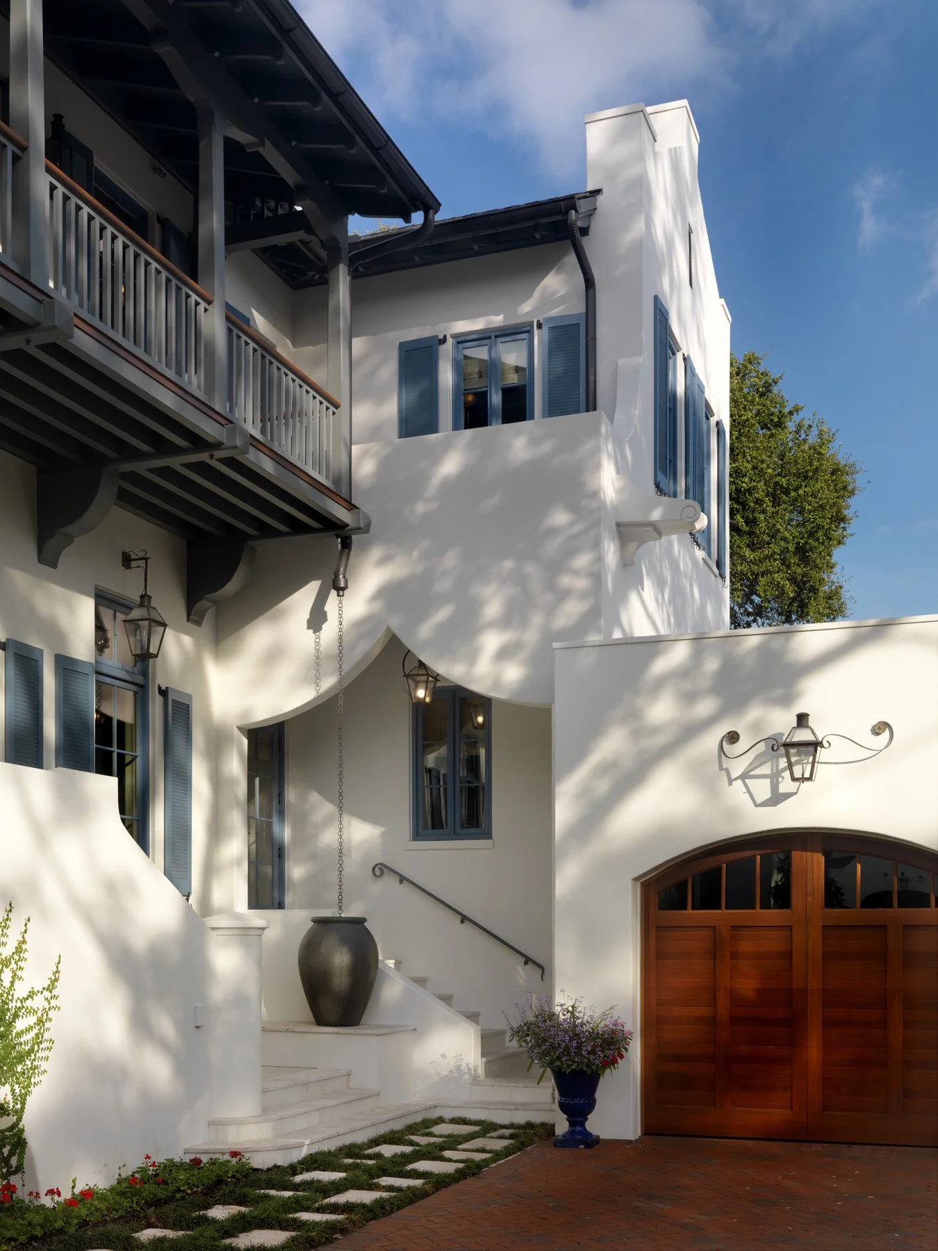 Front exterior daytime - detail 3.jpg