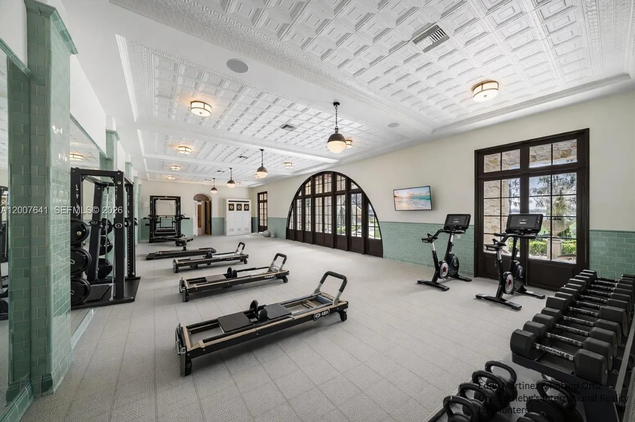 52 - Gym (Black Text).png