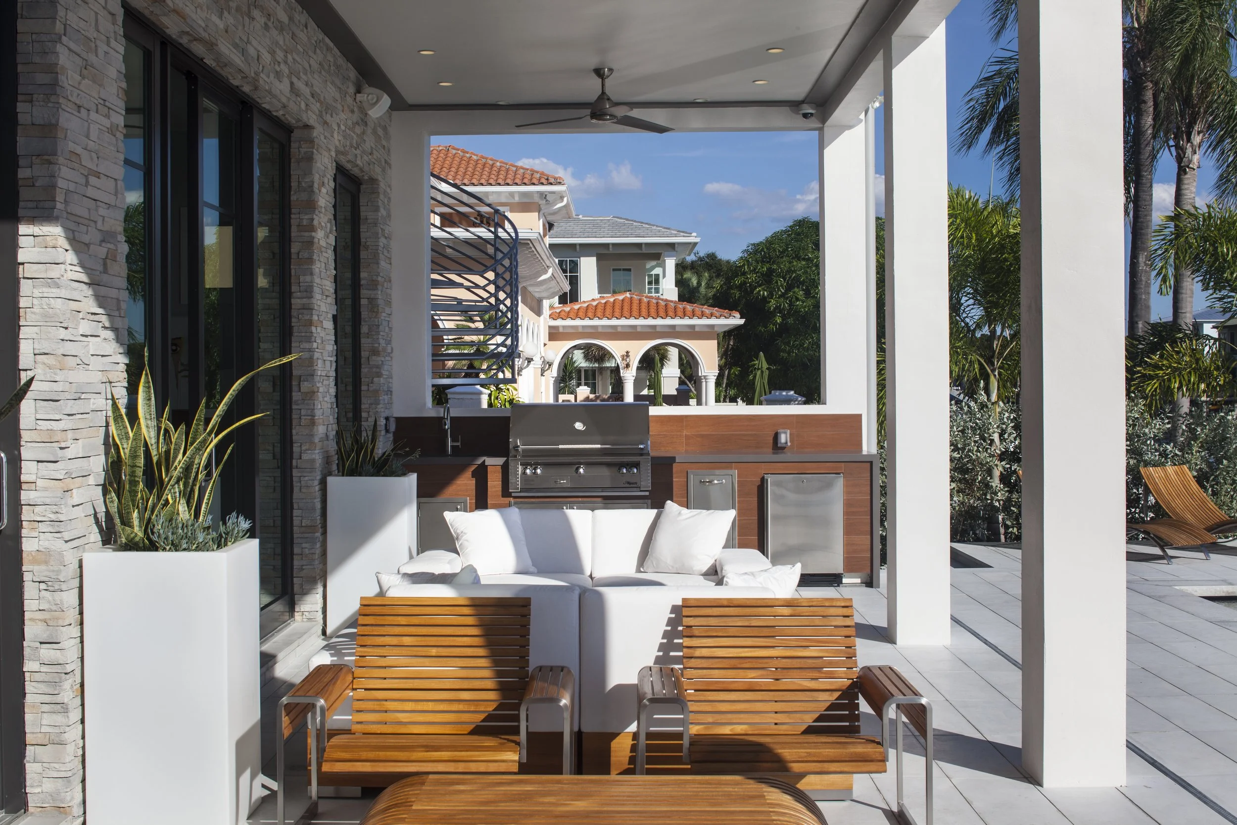 IMG_9650 OutGrill.jpg