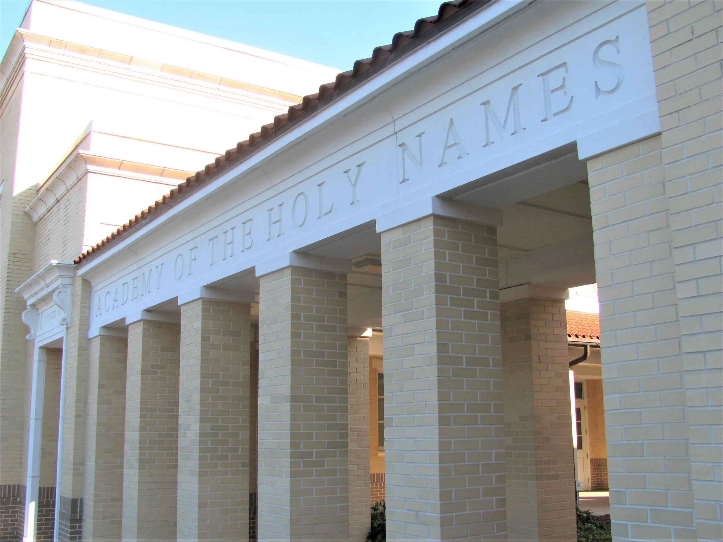 O - AHN_Detail @ Colonnade.jpg