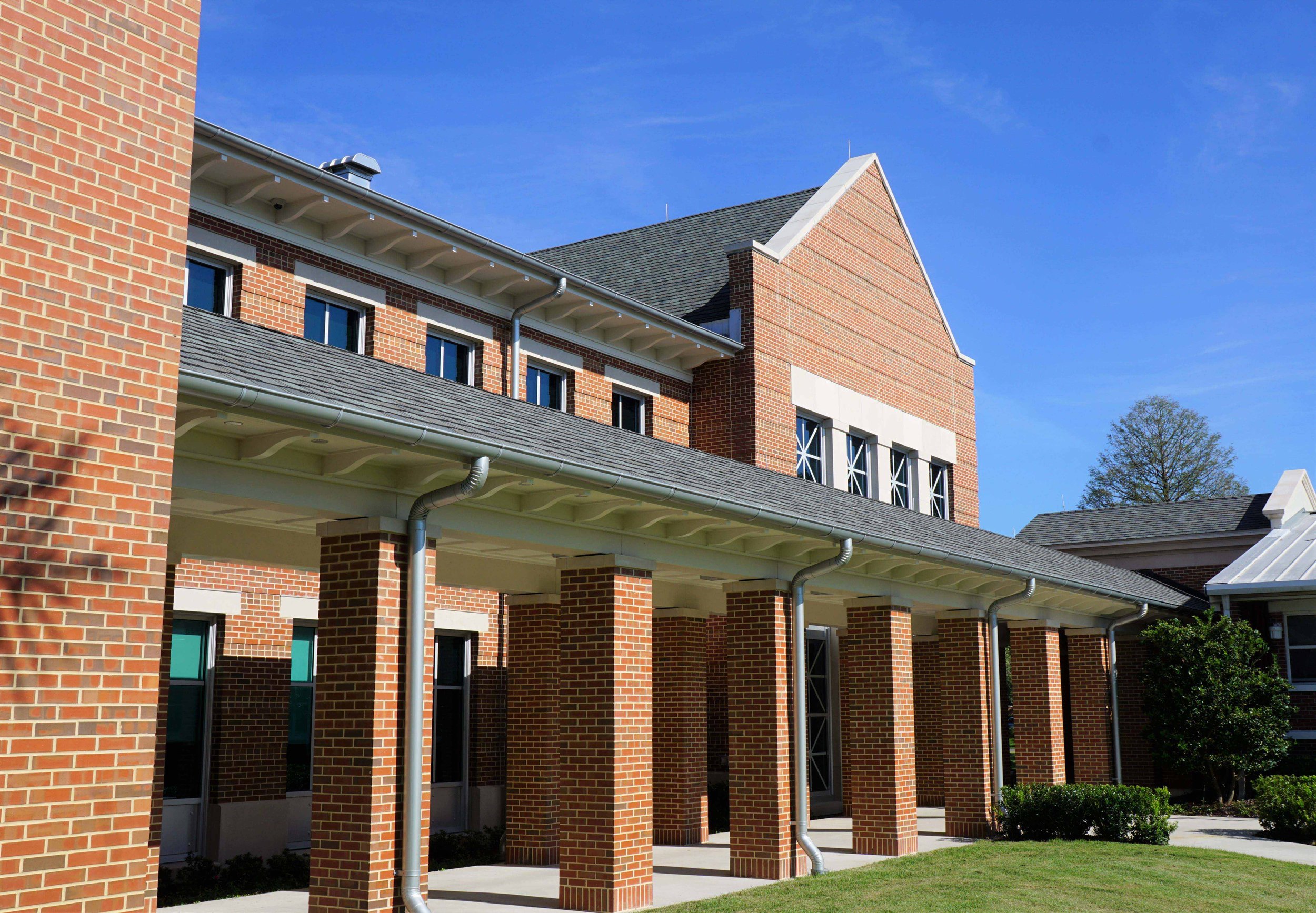 colonnade DSC03073 low res.jpg