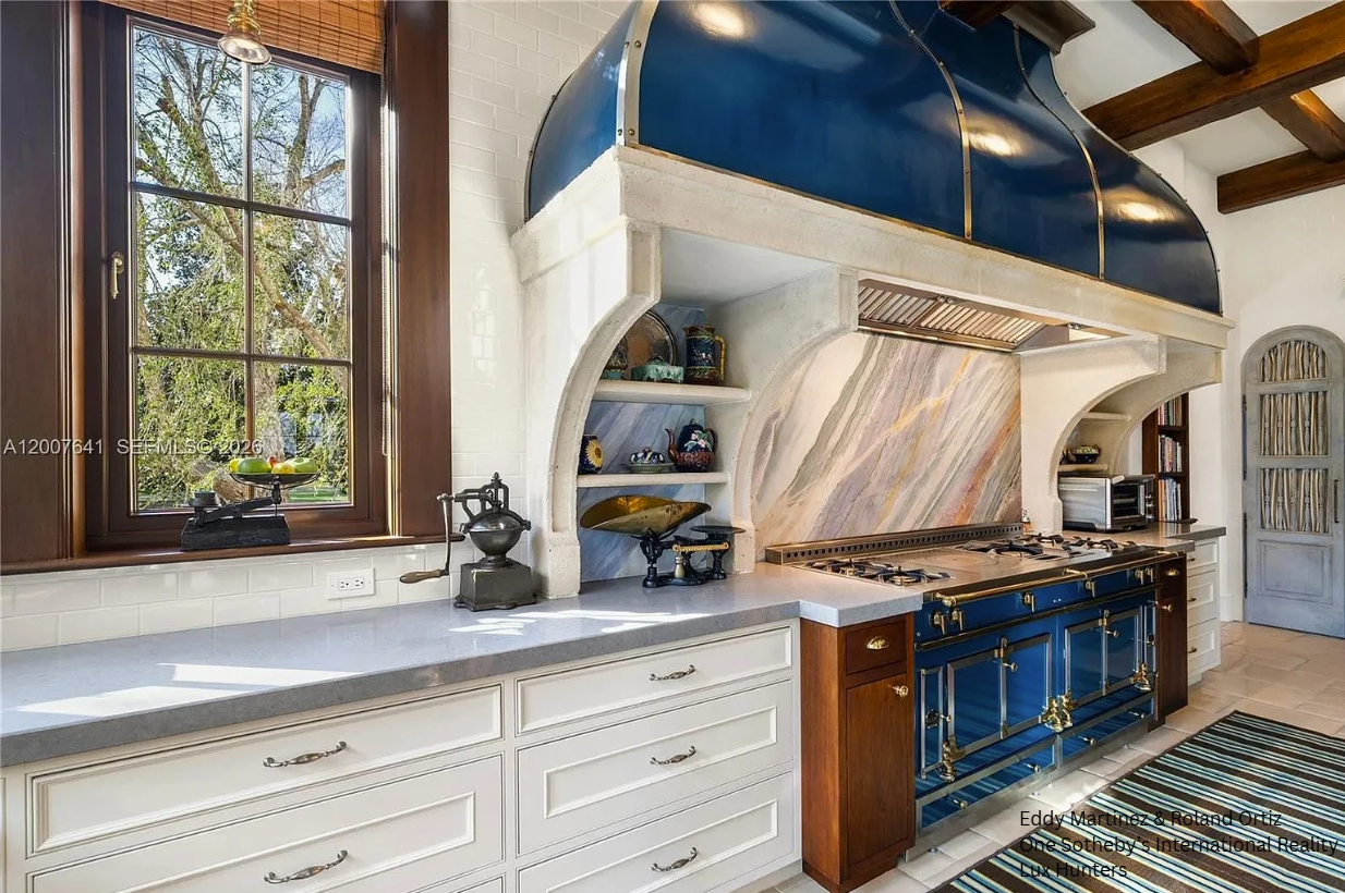 83 - Kitchen (Black Text).png