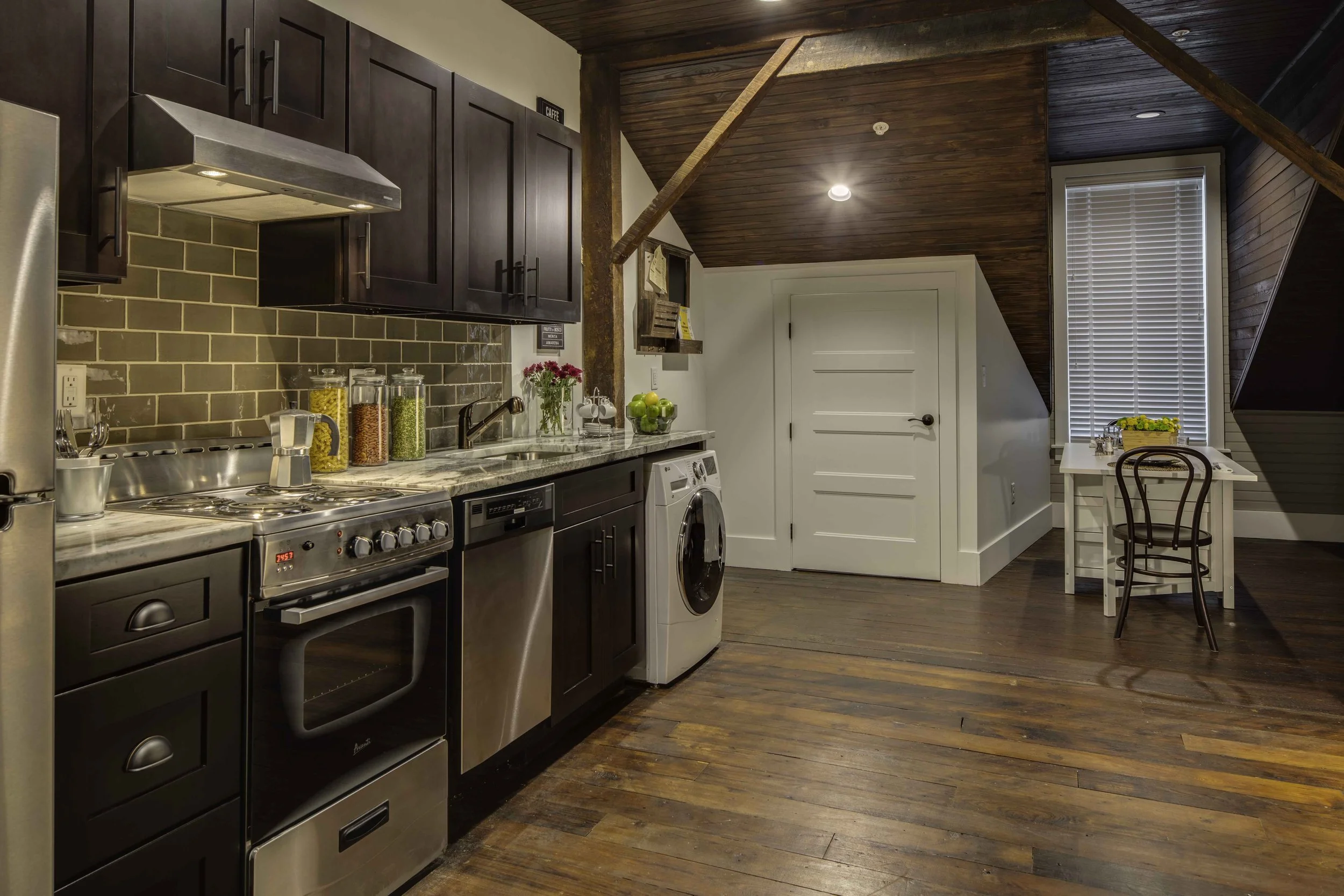 J - Oliva_Kitchenette.jpg