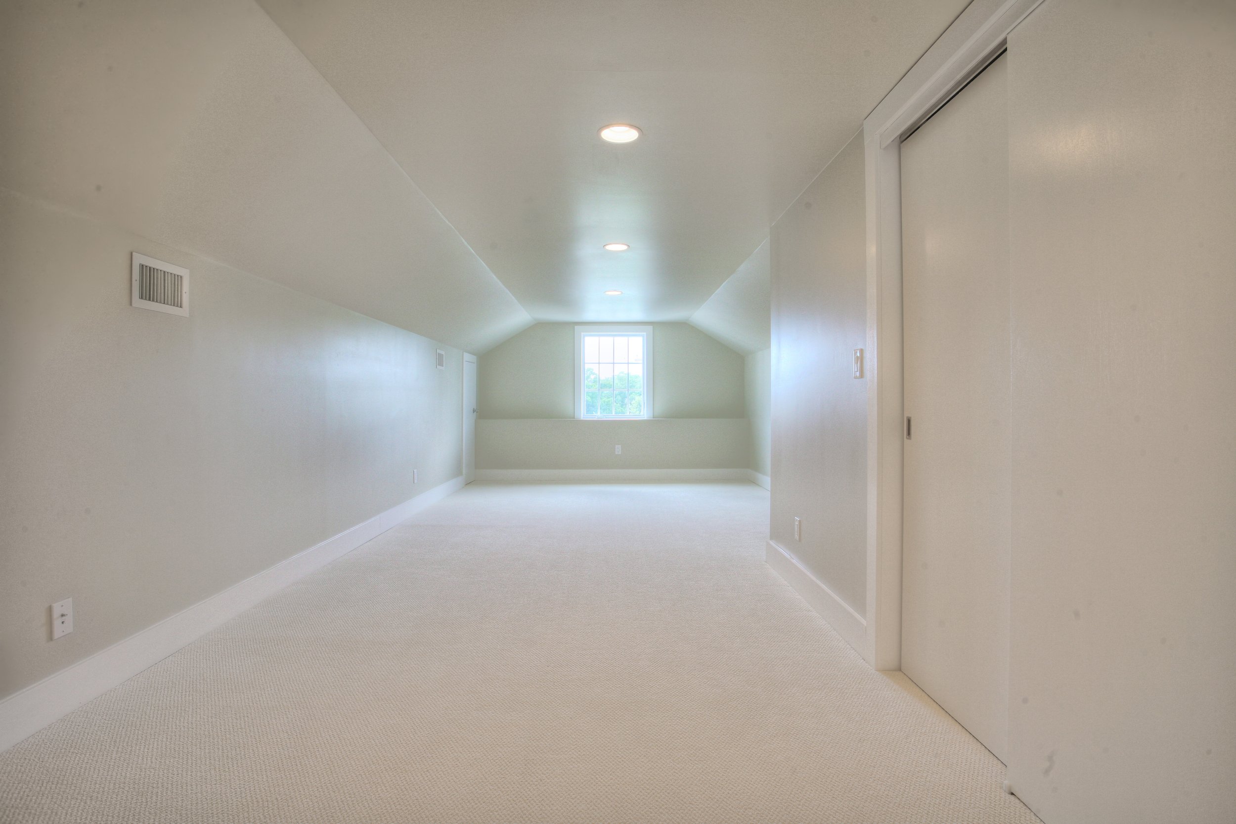 Photos from Realtor Julie Luxe 027.jpg