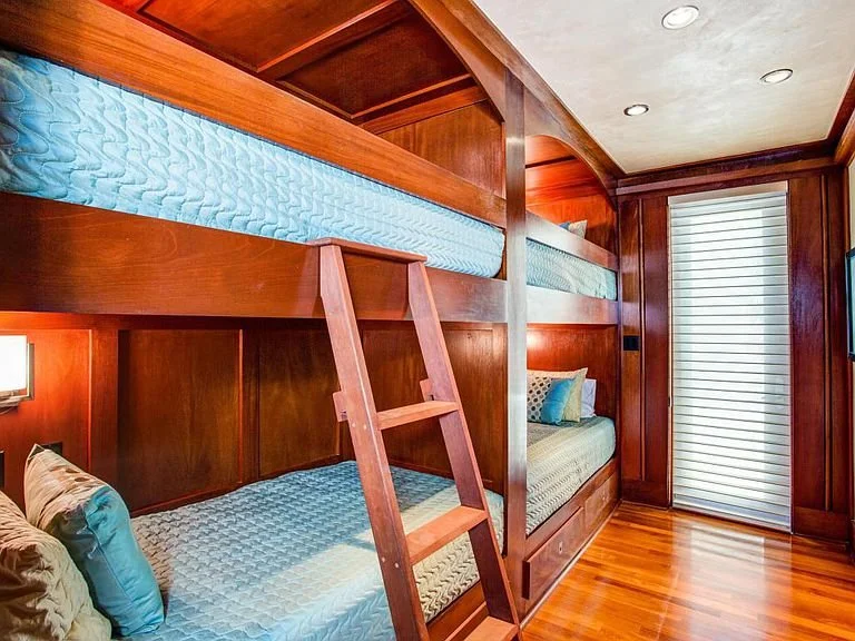 N -Olympia_Bunks.jpg